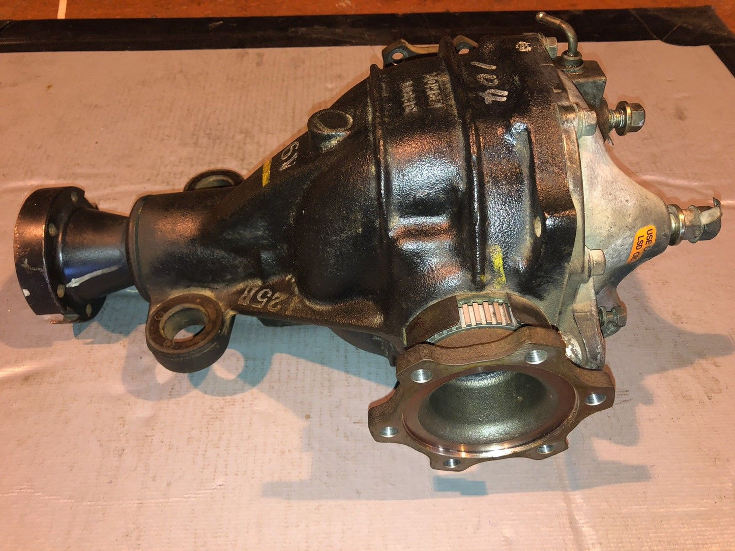 Nissan Skyline GTR R33 NON V-Spec Rear Differential Diff 4.11 Ratio 43,000 Miles