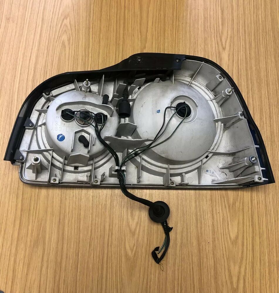Nissan Skyline GTR R34 Rear Left Light & Cover