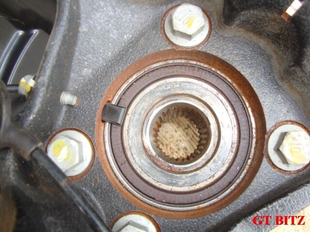 Impreza 2.0 TD Turbo Diesel Front Wheel Hub & Knuckle 6 Speed LH 2009-12 7 Miles