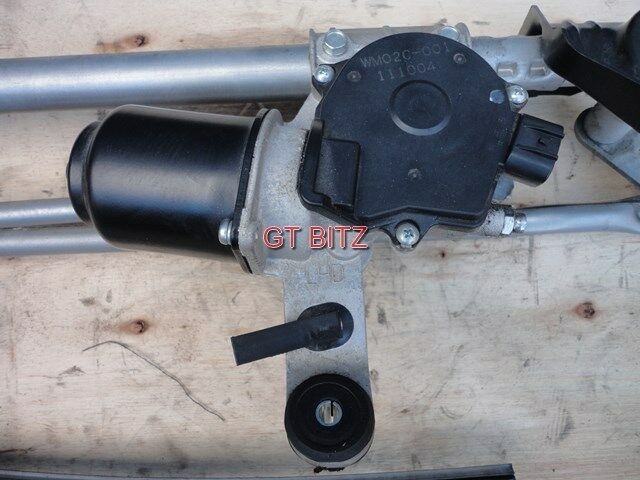 NEW Subaru Legacy Outback 2010 - 2013 LHD Front Windscreen Wipers & Motor