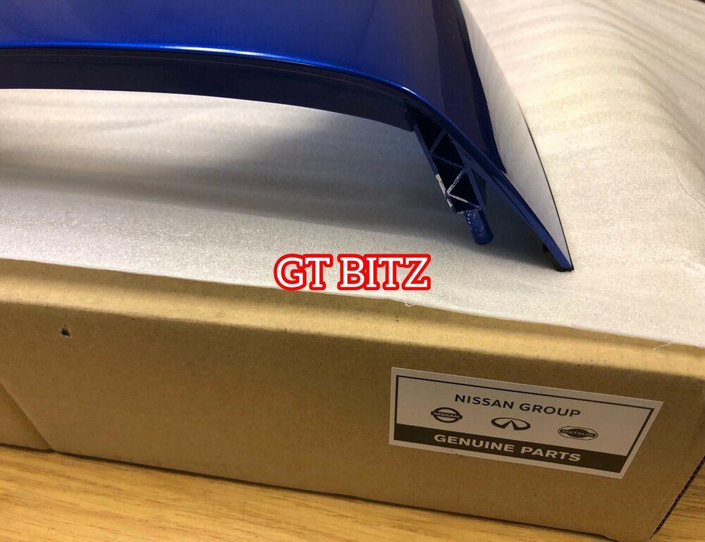 Pair of NEW Genuine Nissan Skyline GTR R34 Rear Left & Right Light Cover TV2