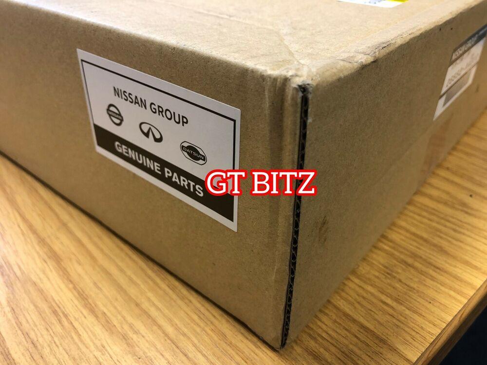 Pair of NEW Genuine Nissan Skyline GTR R34 Rear Left & Right Light Cover TV2