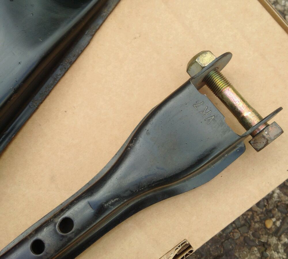 Nissan Skyline GTR R33 R34 Rear Right Upper Arms & Wishbone Set RH W/ Bolts