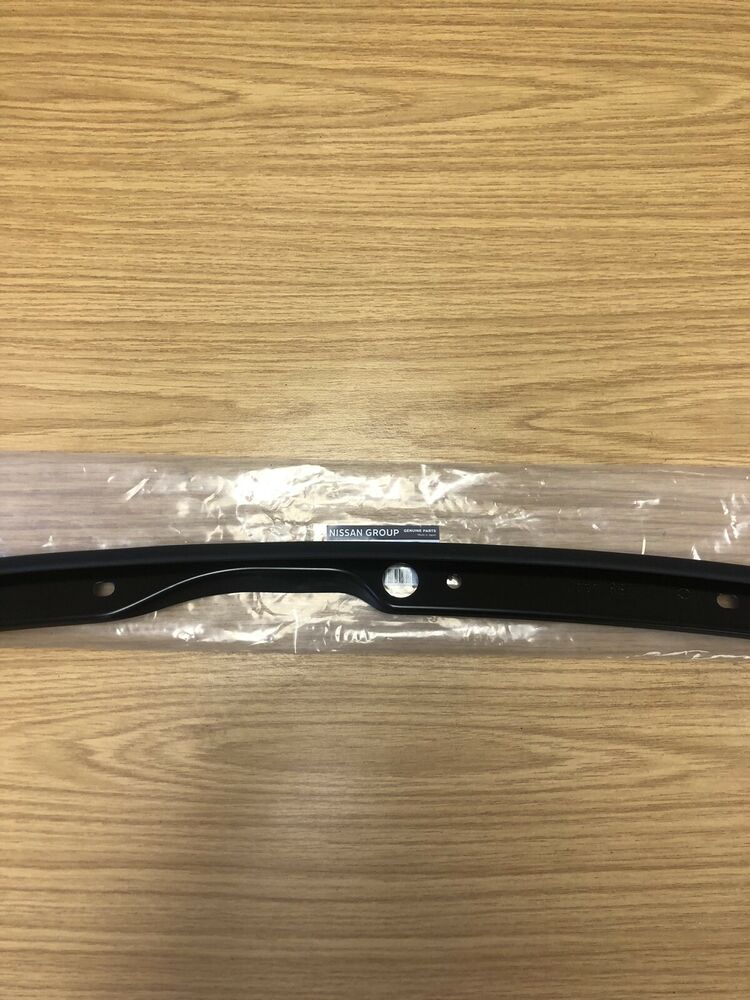 NEW Skyline R34 GTR Front Bumper Grill Retainer Bonnet Weather Rubber Strip