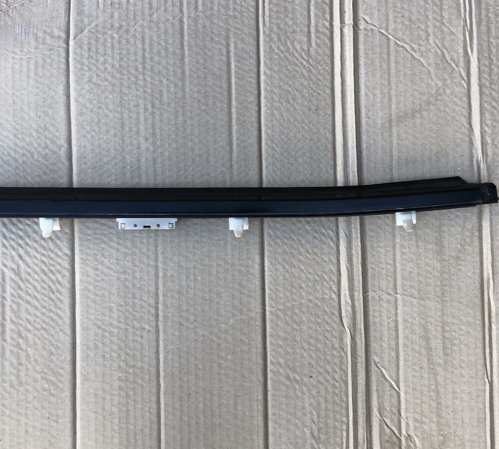 Nissan Skyline GTR GTT R34 Door Window Outer Weather Strip Moulding Trim Seal RH