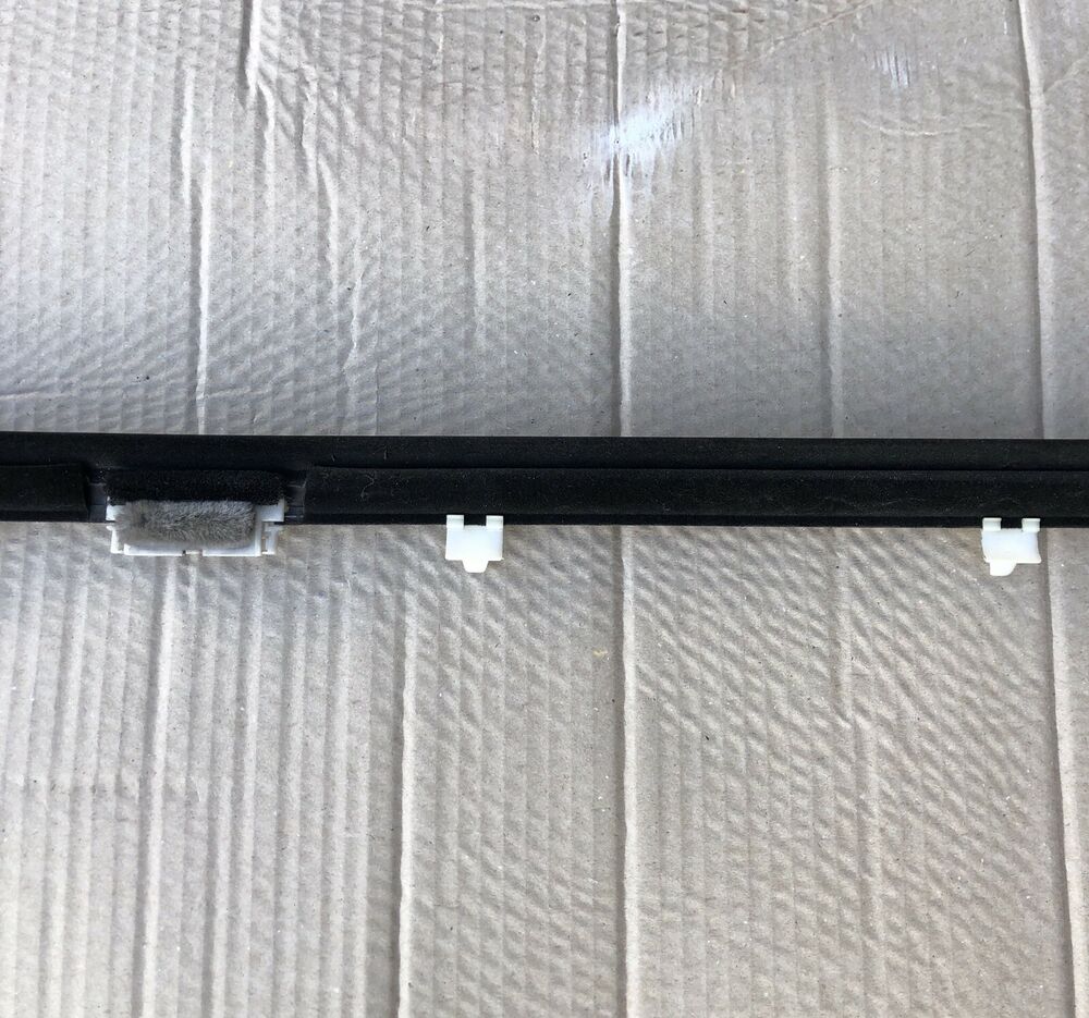 Nissan Skyline GTR GTT R34 Door Window Outer Weather Strip Moulding Trim Seal RH