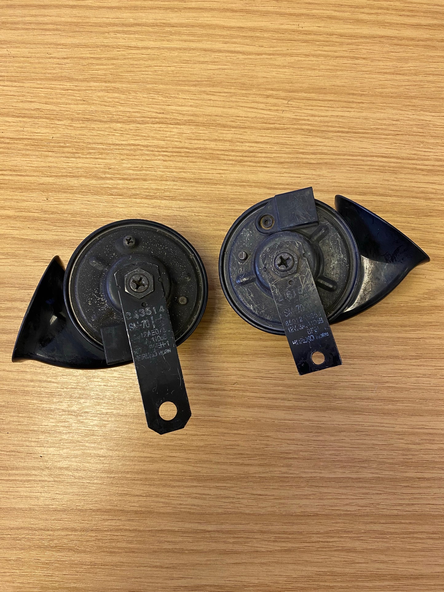 Subaru Impreza STI Ver 9 Hawkeye 400hz Maruko Horns Horn Pair Bracket 05-06