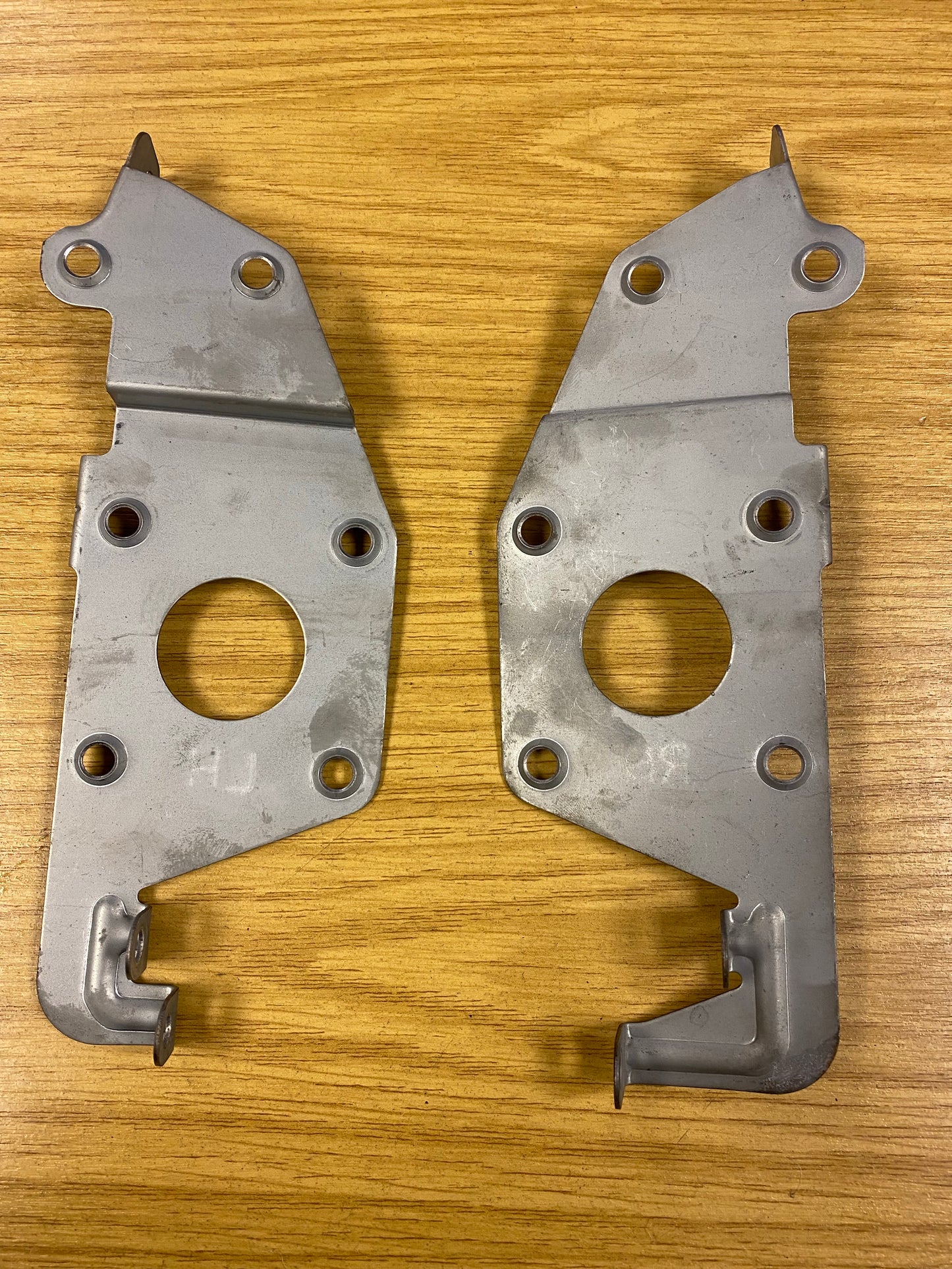 Nissan Skyline GTR R34 BNR34 Stereo Radio Mount Mounting Bracket Pair 99-02 (1)