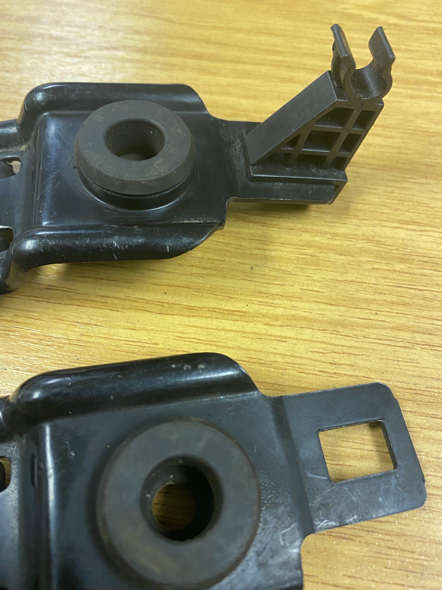 Subaru Impreza STI 9 Hawkeye Top Radiator Brackets 05-07 UK JDM PARTS