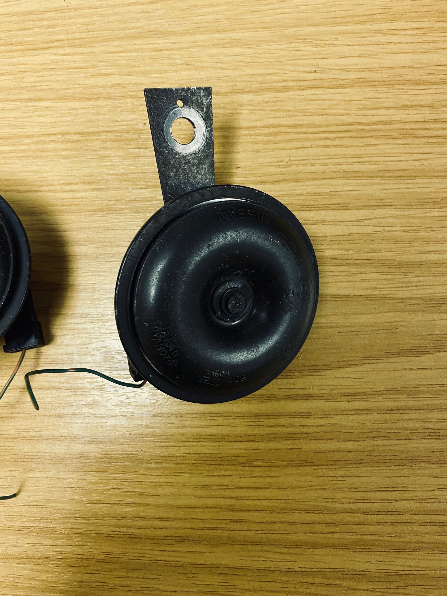 Nissan Skyline GTR R34 BNR34 Dual Twin Horn Horns Assembly Wires Pair 99-02 (2)