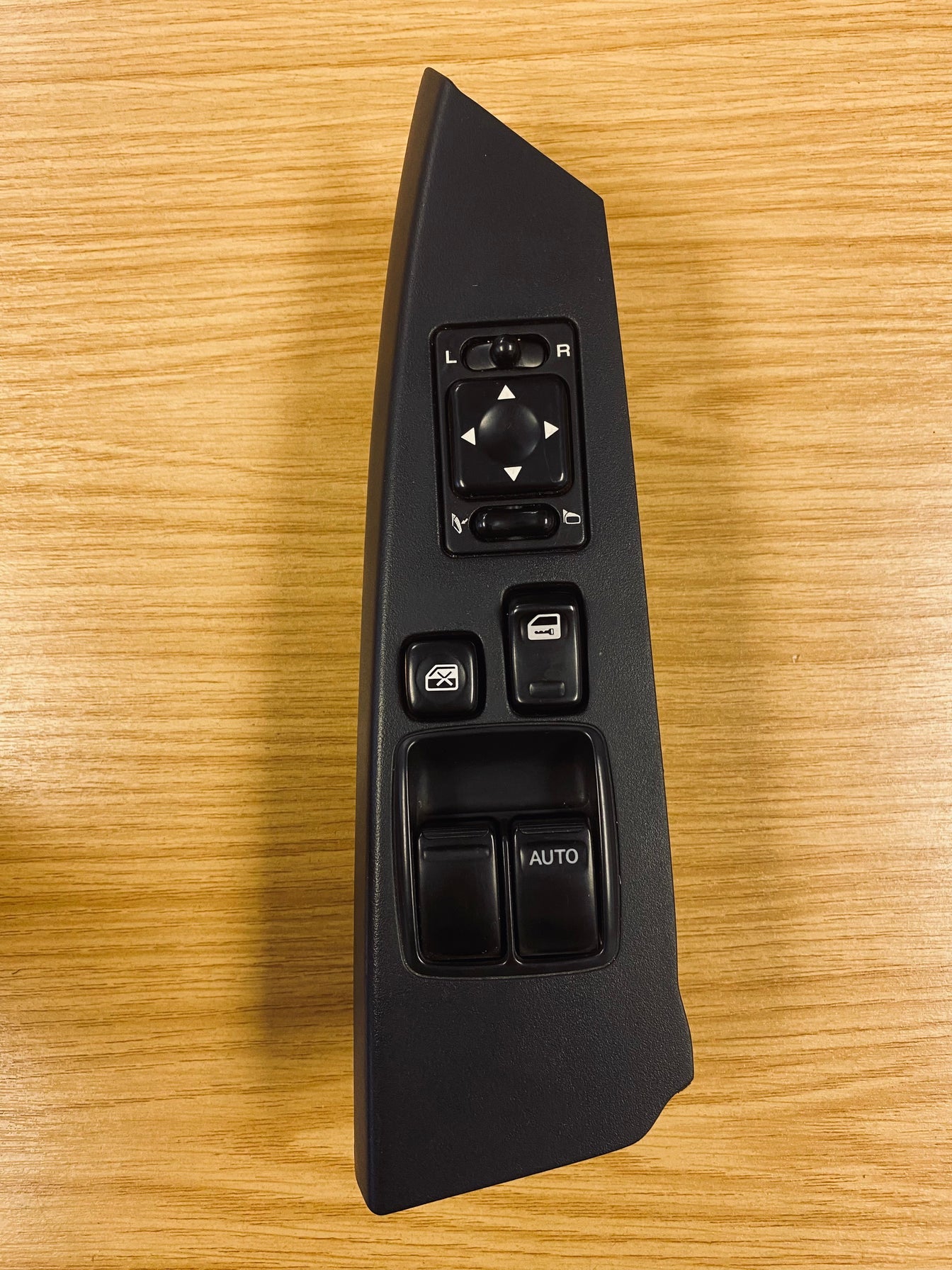 Nissan Skyline GTT GTR R34 Electric Windows & Mirrors Switch Drivers Side (3)