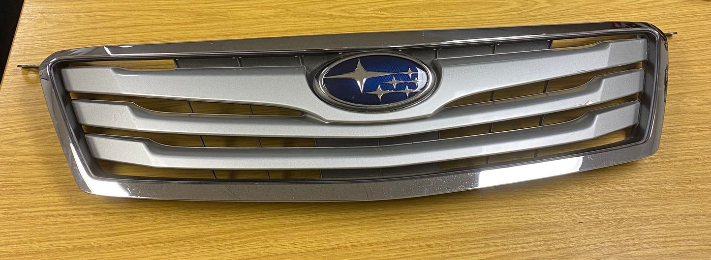 Subaru Legacy Outback MK4 Front Bumper Bonnet Grille Grill 09-14 (1)