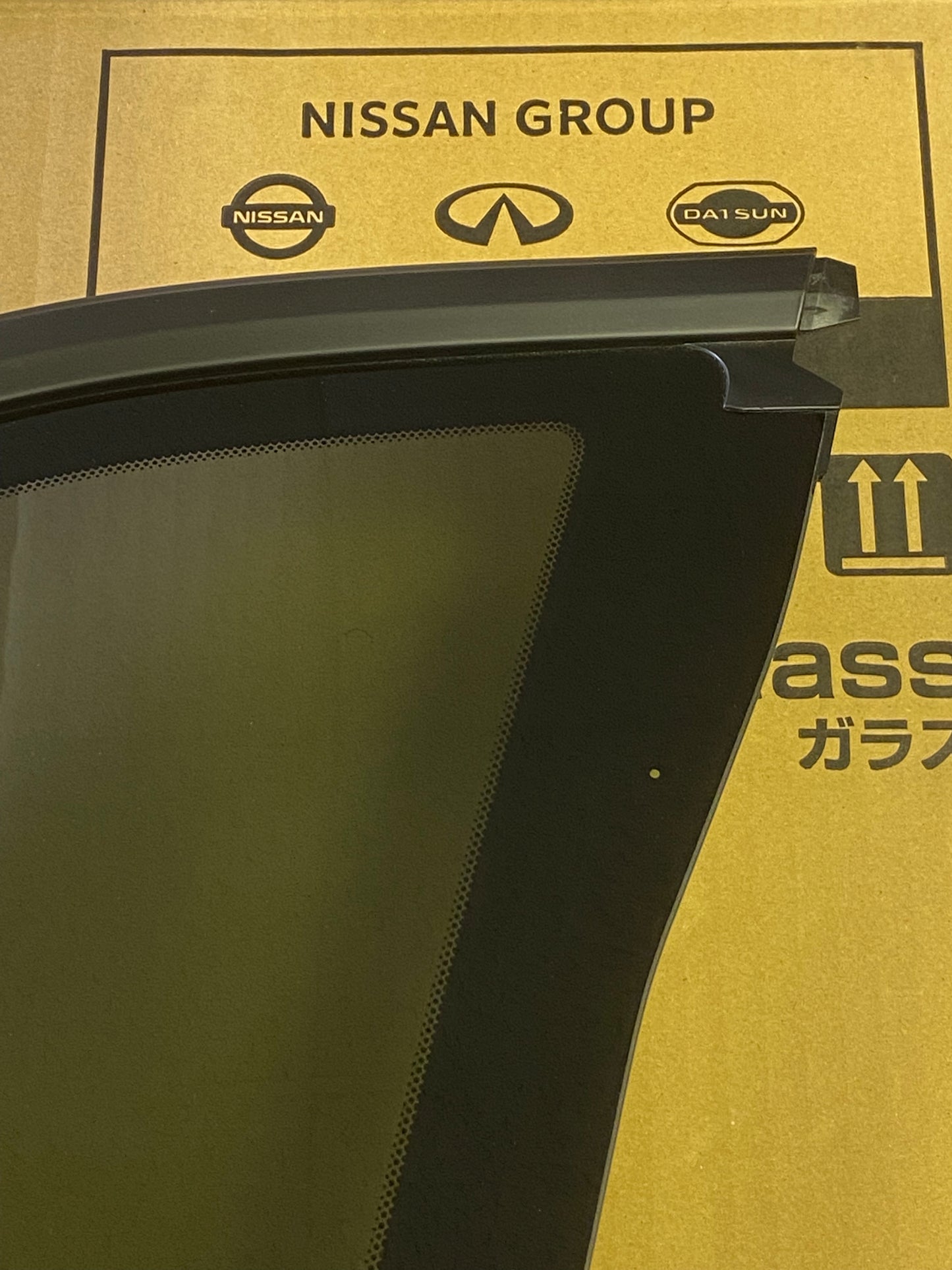 Brand New Genuine Nissan Skyline GTR GTT R34 Rear Right Quarter Window Glass RHS