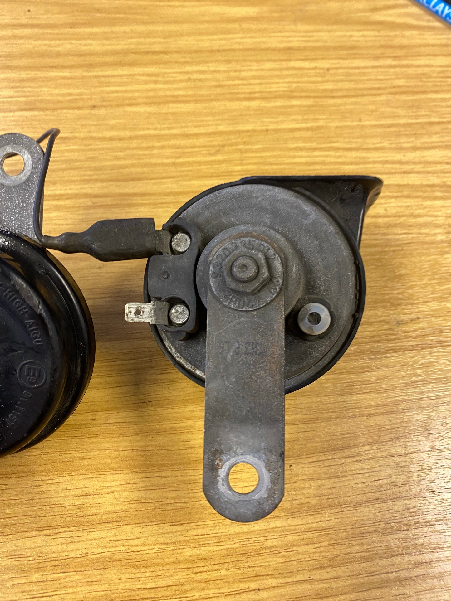 Bosch Dual Twin Horn Horns Assembly Fits Nissan Skyline GTR R34 BNR34 (3)