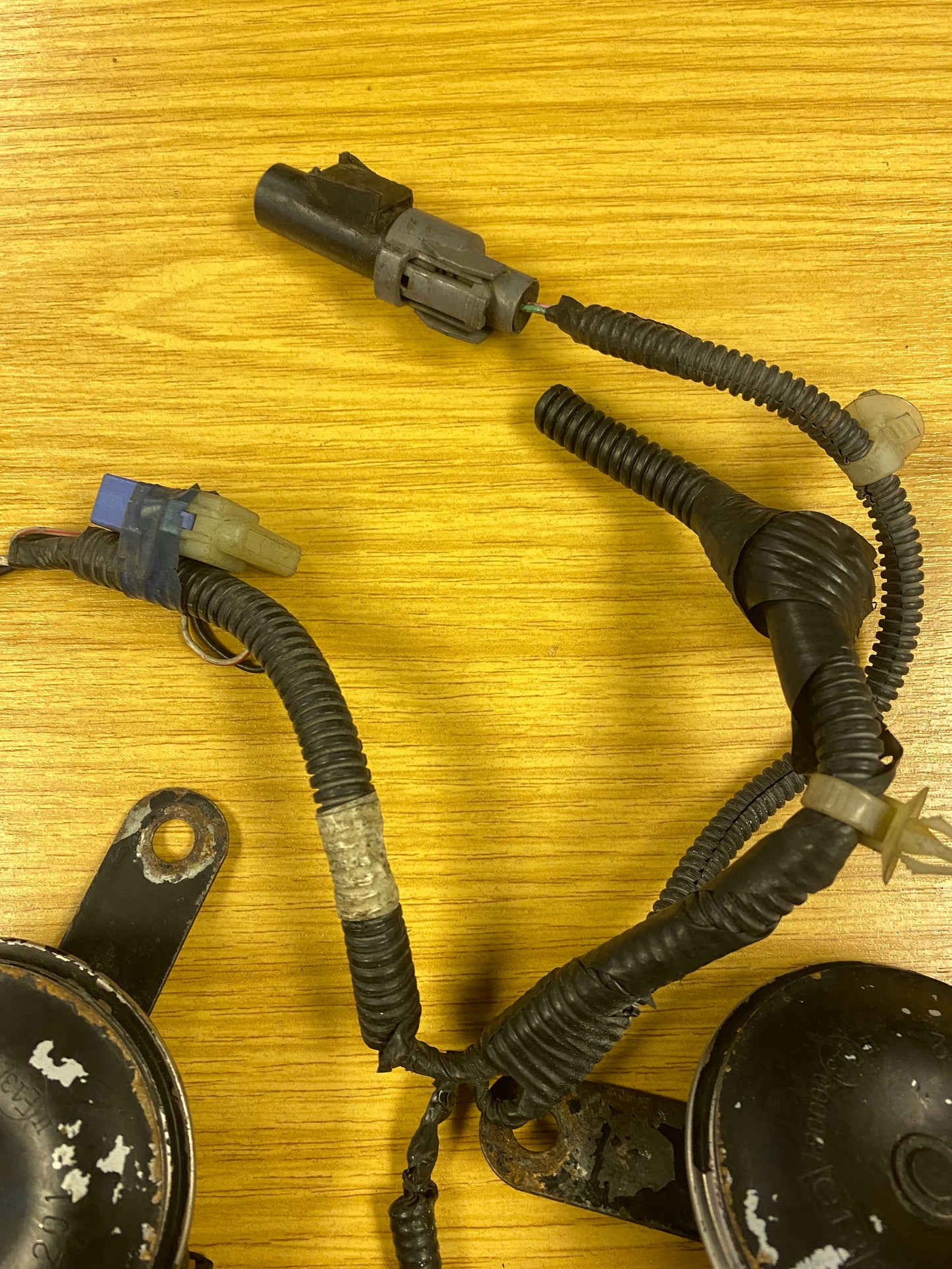 2x OEM Honda Integra Type R DC5 Twin Horn Pair + Outside Temperature Sensor