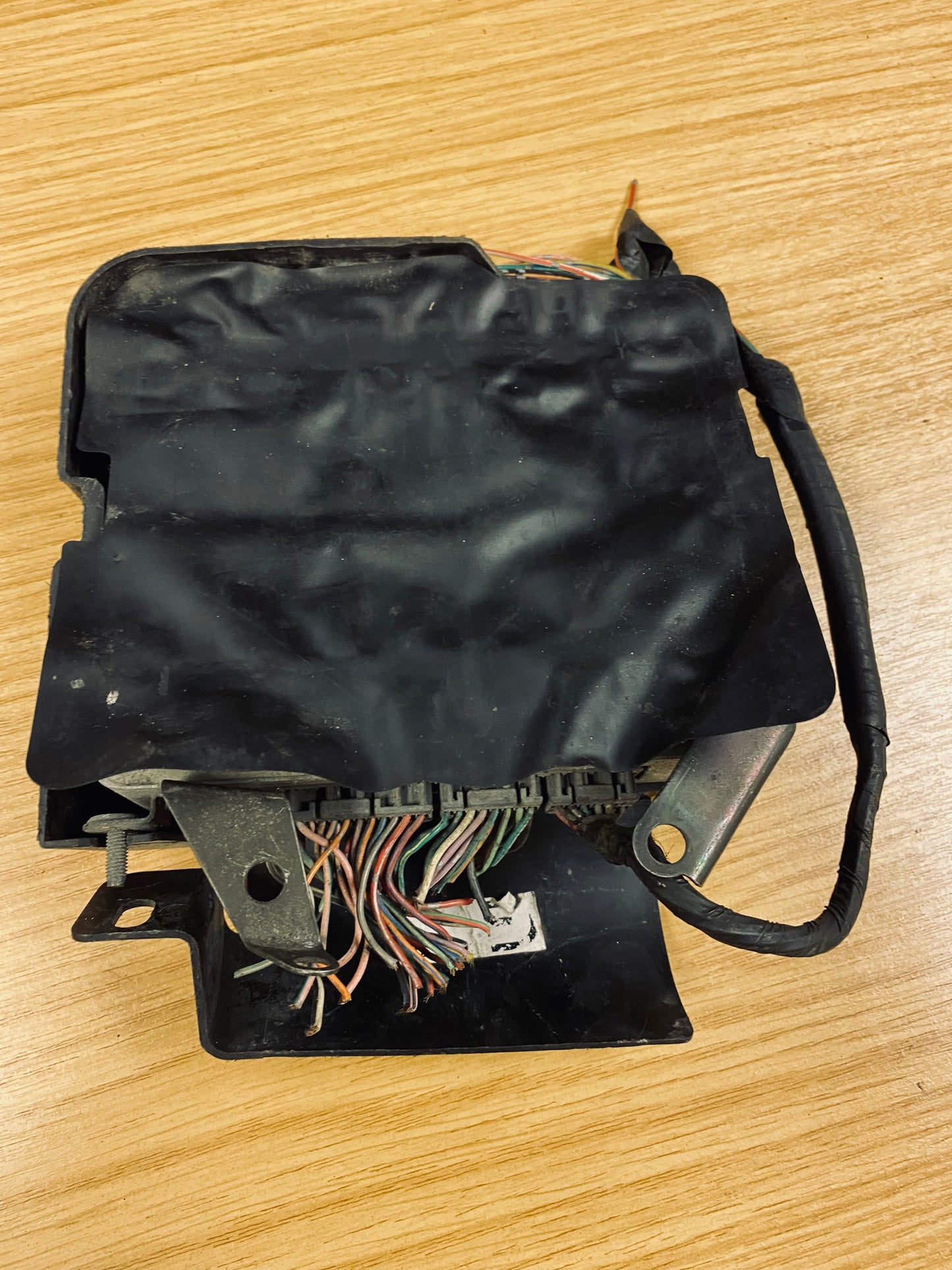 Toyota Starlet 3 Pin EP82 4E-FTE Engine Control Unit Module ECU 89661-10110 (1)