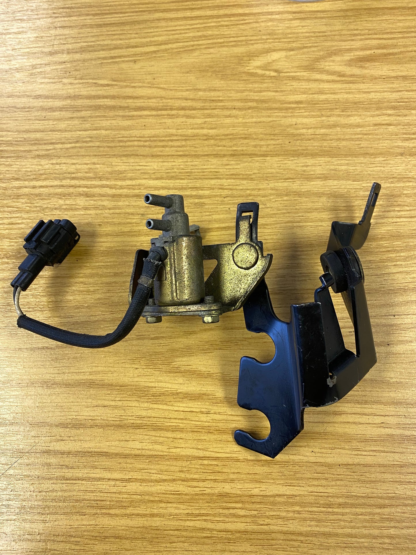 Nissan Skyline R34 GT-T GTT RB25 NEO 6 Auto Boost Control Solenoid W/ Bracket