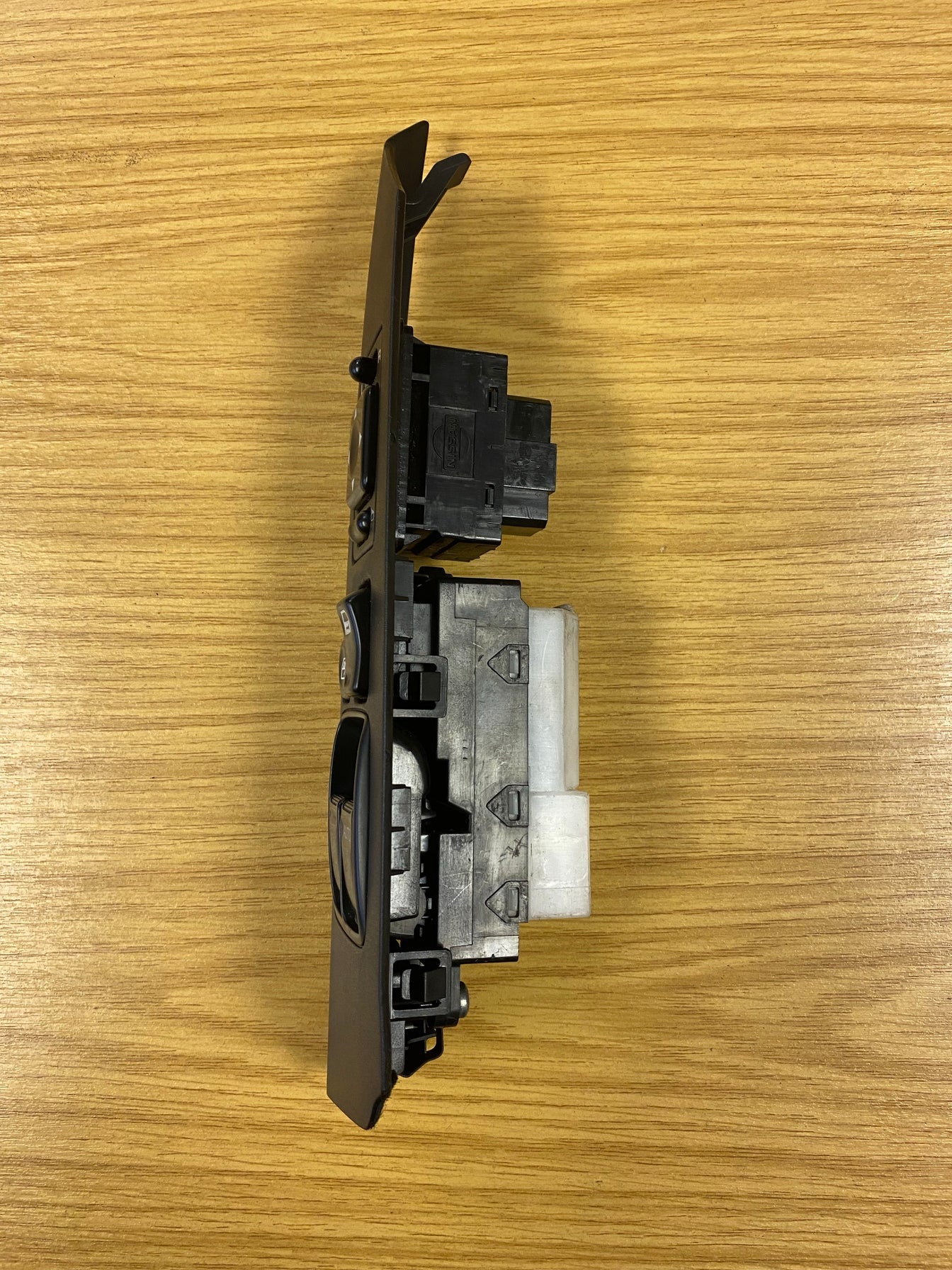 Nissan Skyline GTT GTR R34 Electric Windows & Mirrors Switch Drivers Side (1)