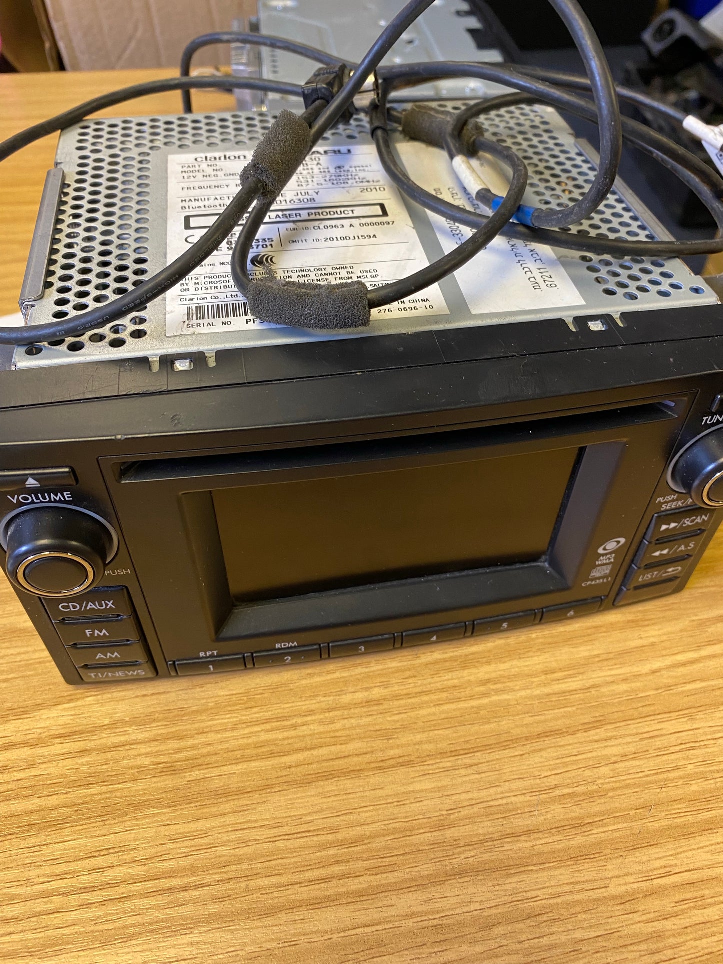 OEM Subaru Outback IV CD Stereo Head Unit Screen 09-14 Like NEW