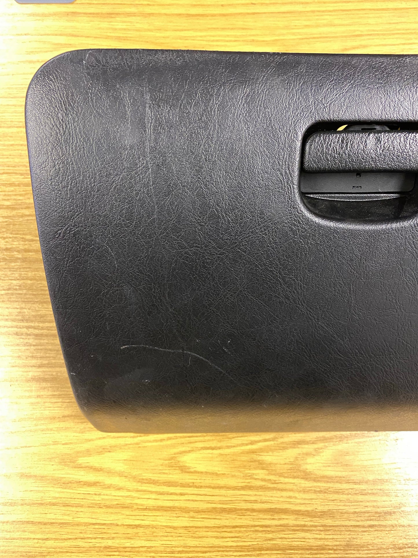 Mitsubishi Evo 4 Evo 5 Evo 6 Glove Box Compartment MR189217 Broken Clip