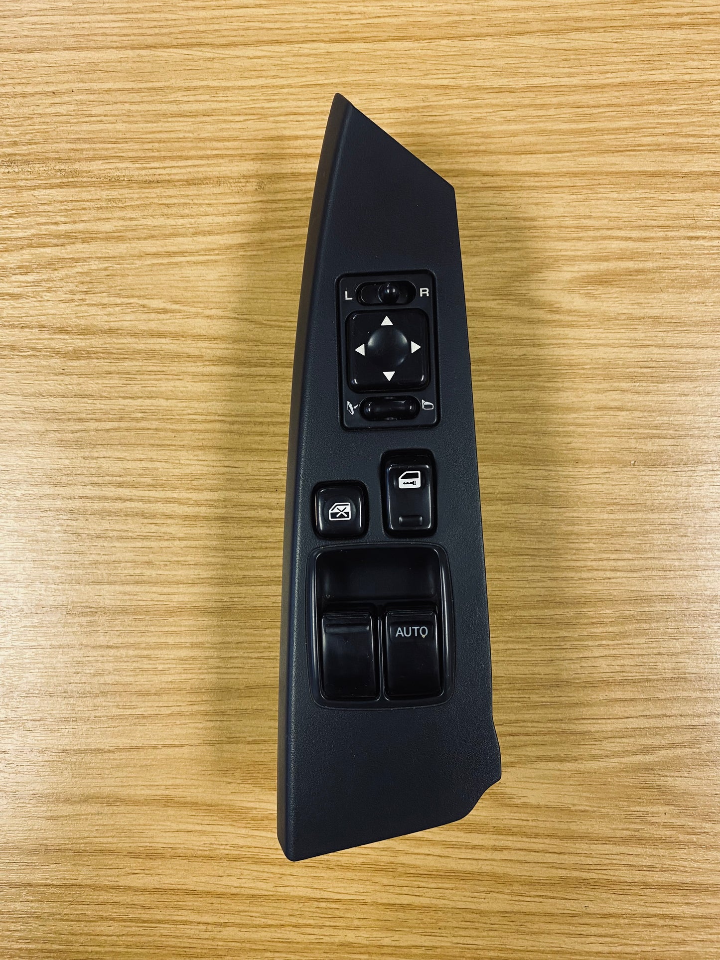 Nissan Skyline GTT GTR R34 Electric Windows & Mirrors Switch Drivers Side (2)