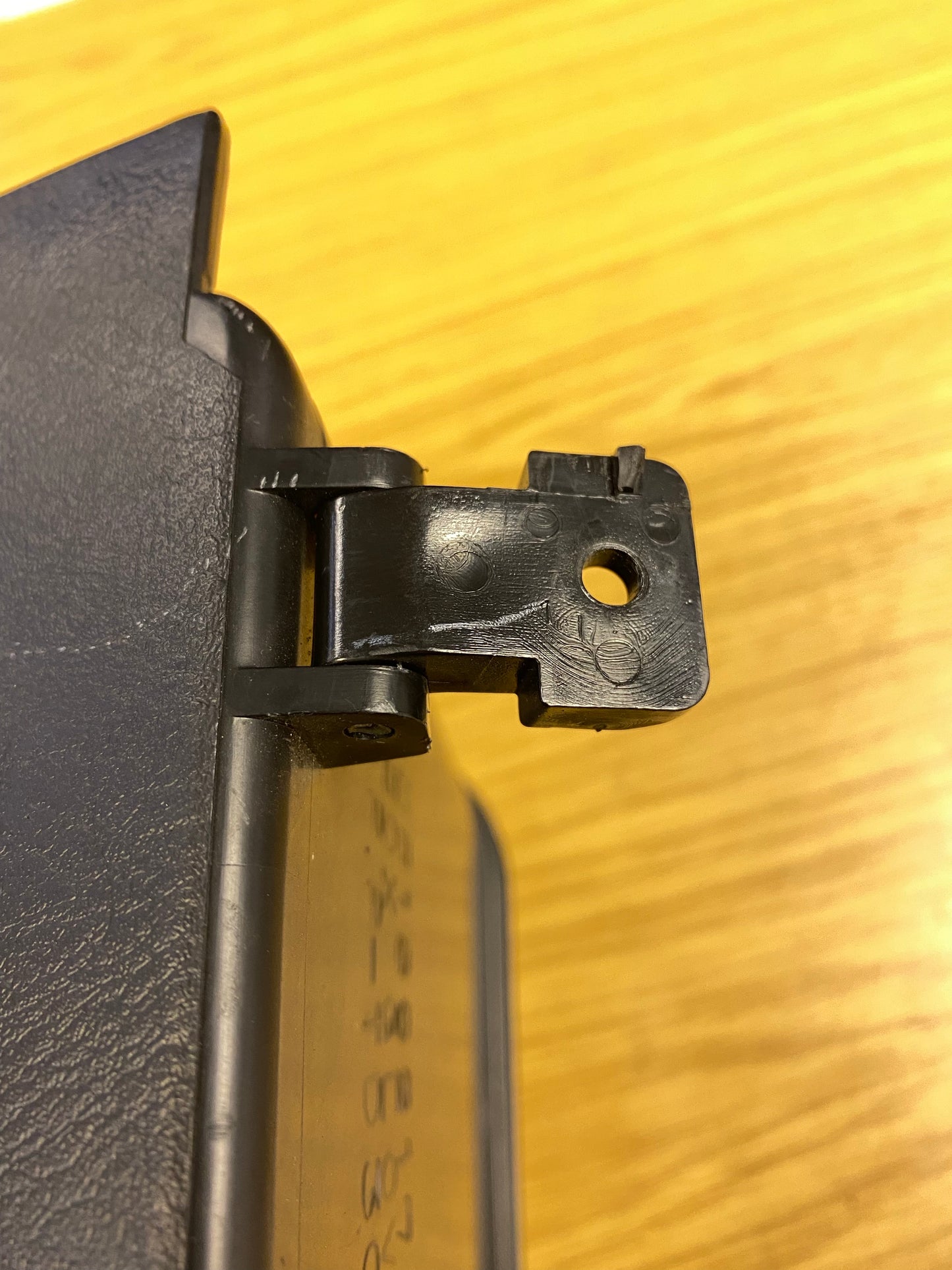 Mitsubishi Evo 4 Evo 5 Evo 6 Glove Box Compartment MR189217 Broken Clip