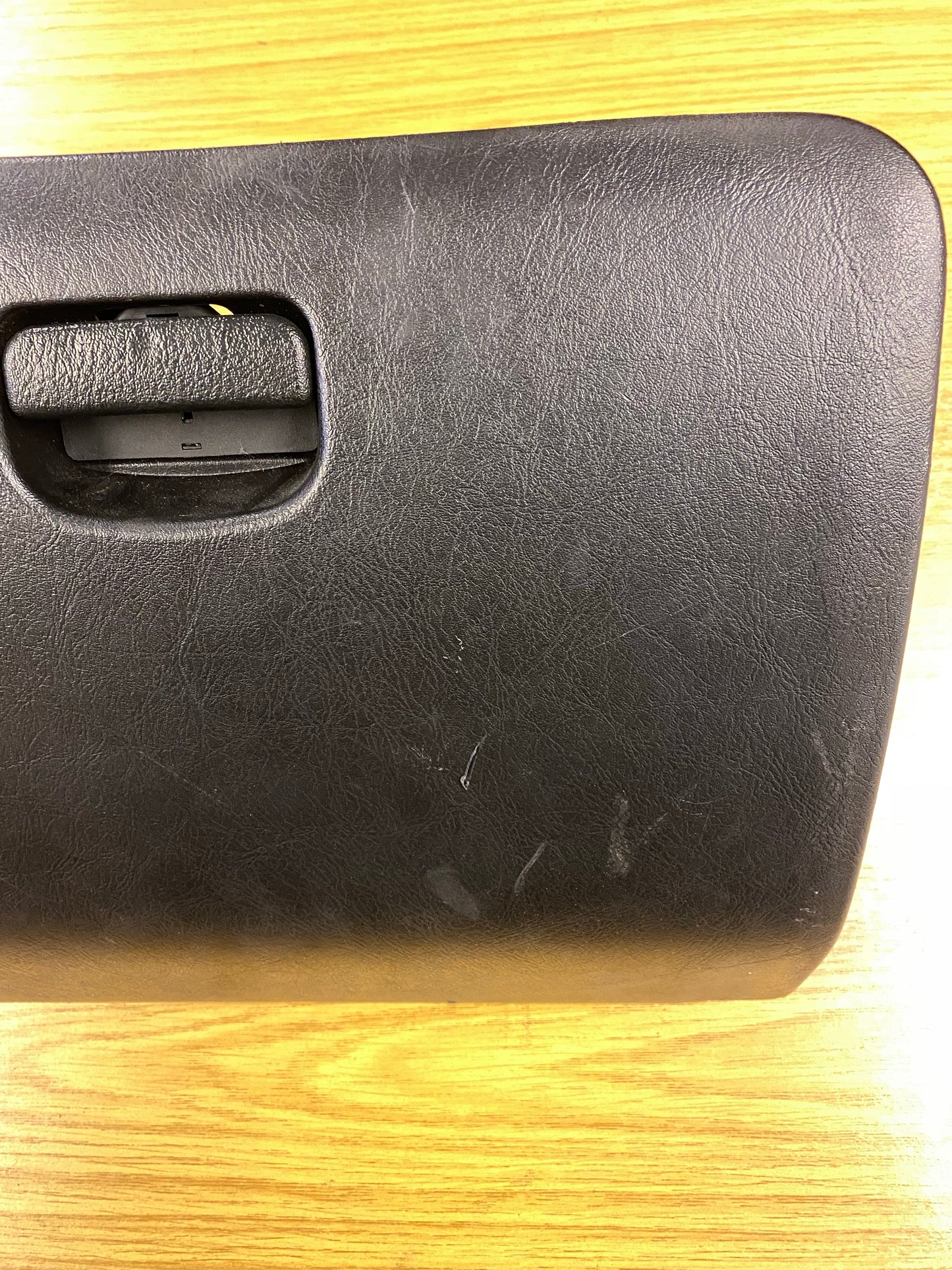 Mitsubishi Evo 4 Evo 5 Evo 6 Glove Box Compartment MR189217 Broken Clip