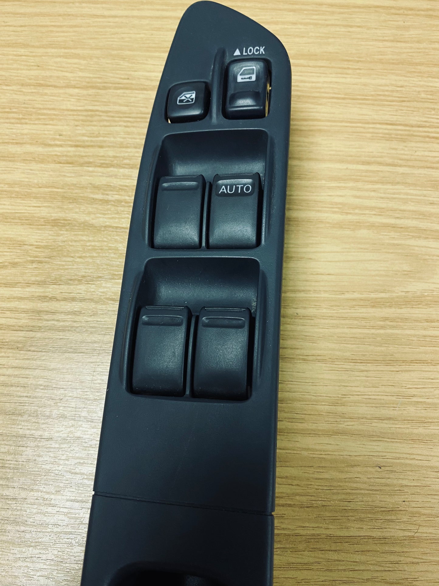 Subaru Impreza STI 8 9 Blobeye Hawkeye Front Right Electric Window Switch 03-07 (2)