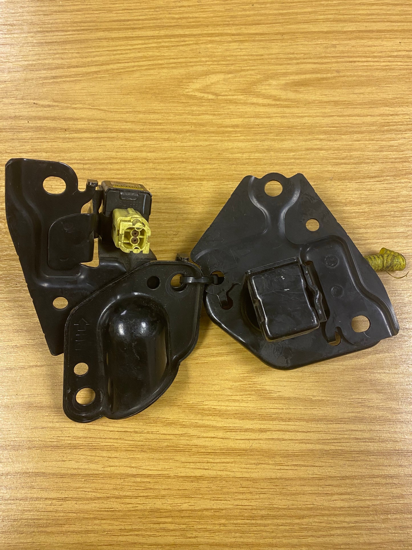 Pair of Subaru Impreza STI 8 Blobeye Left & Right Airbag Air Bag Sensor & Bracket