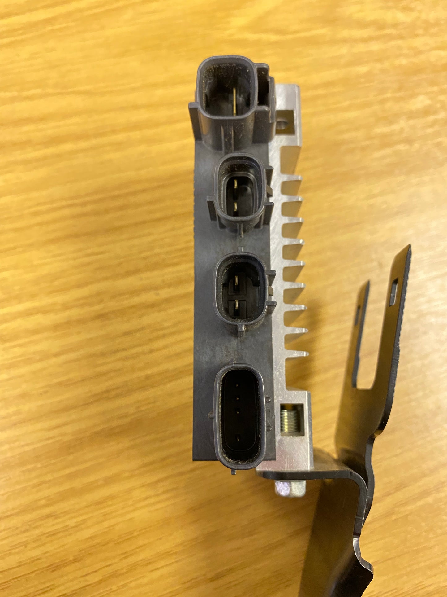 Subaru Forester Legacy ECU Control Unit EE20 TD 13-16 Glow Plug 22010AA010 (1)