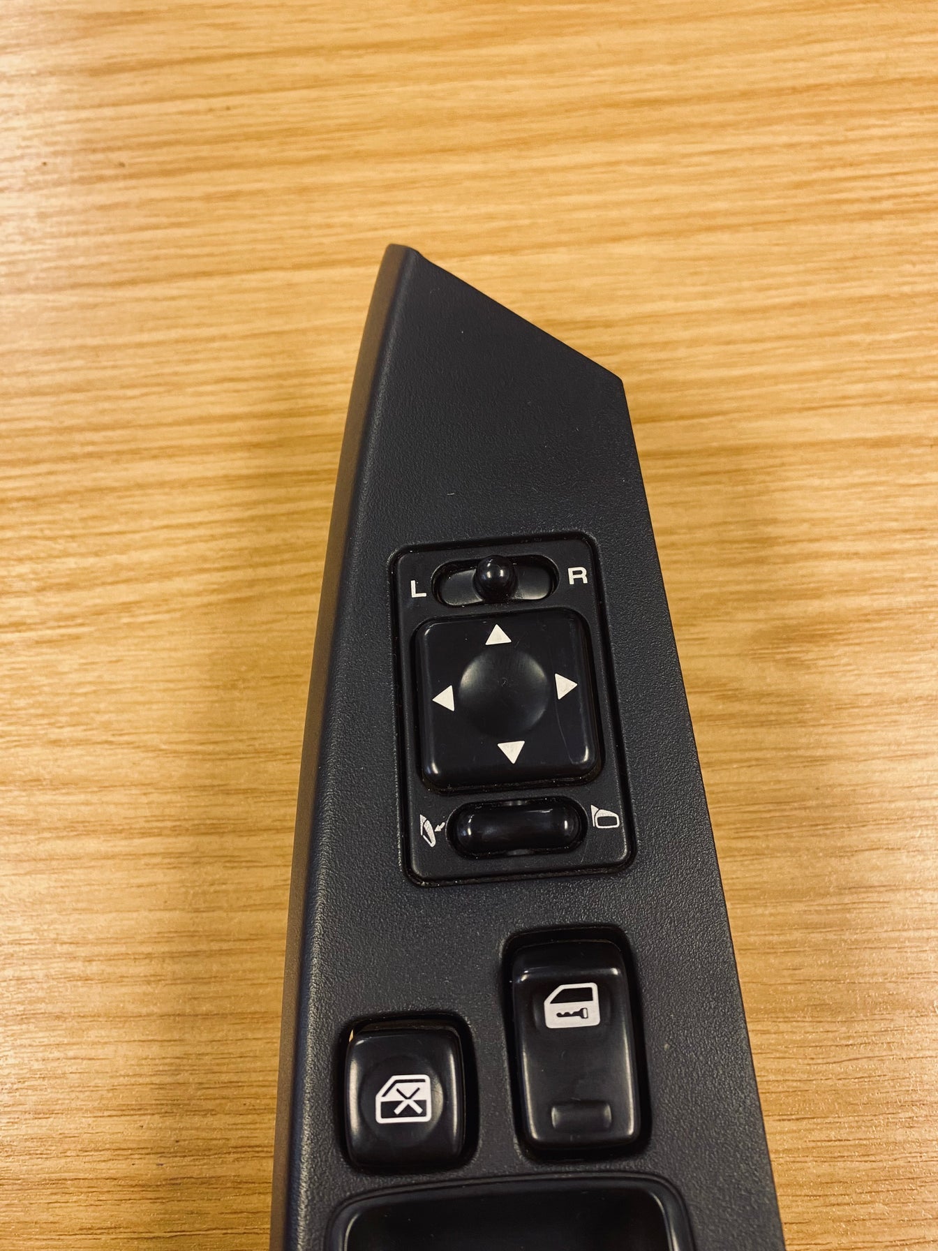 Nissan Skyline GTT GTR R34 Electric Windows & Mirrors Switch Drivers Side (3)