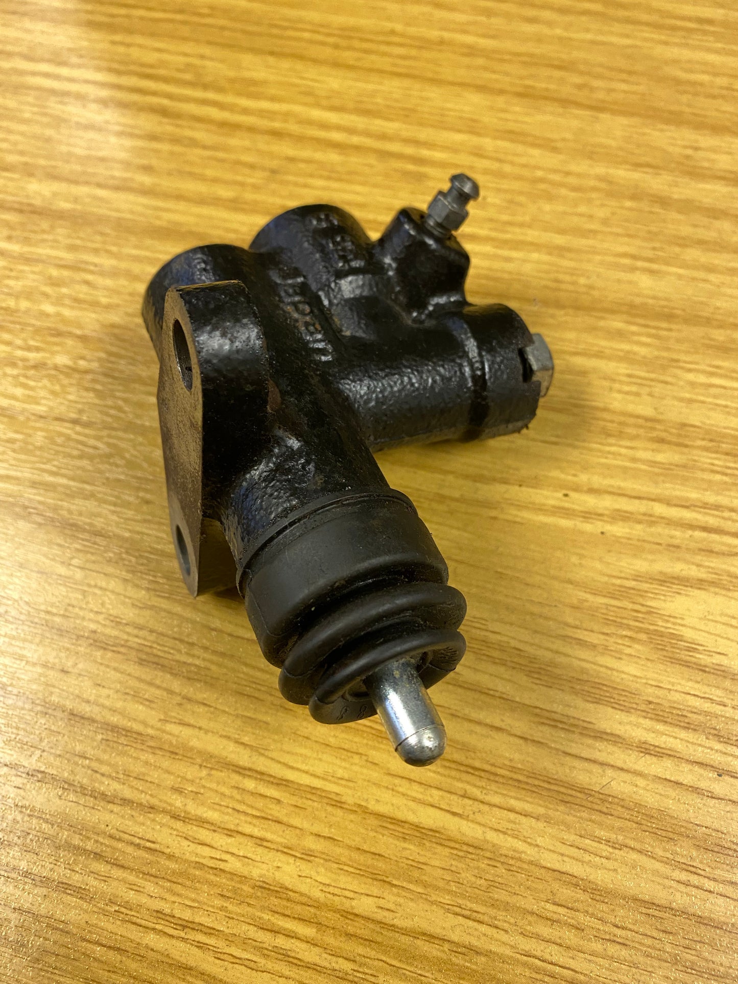 Impreza Forester Legacy Outback EE20 Turbo Diesel 6 Speed Clutch Slave Cylinder (1)