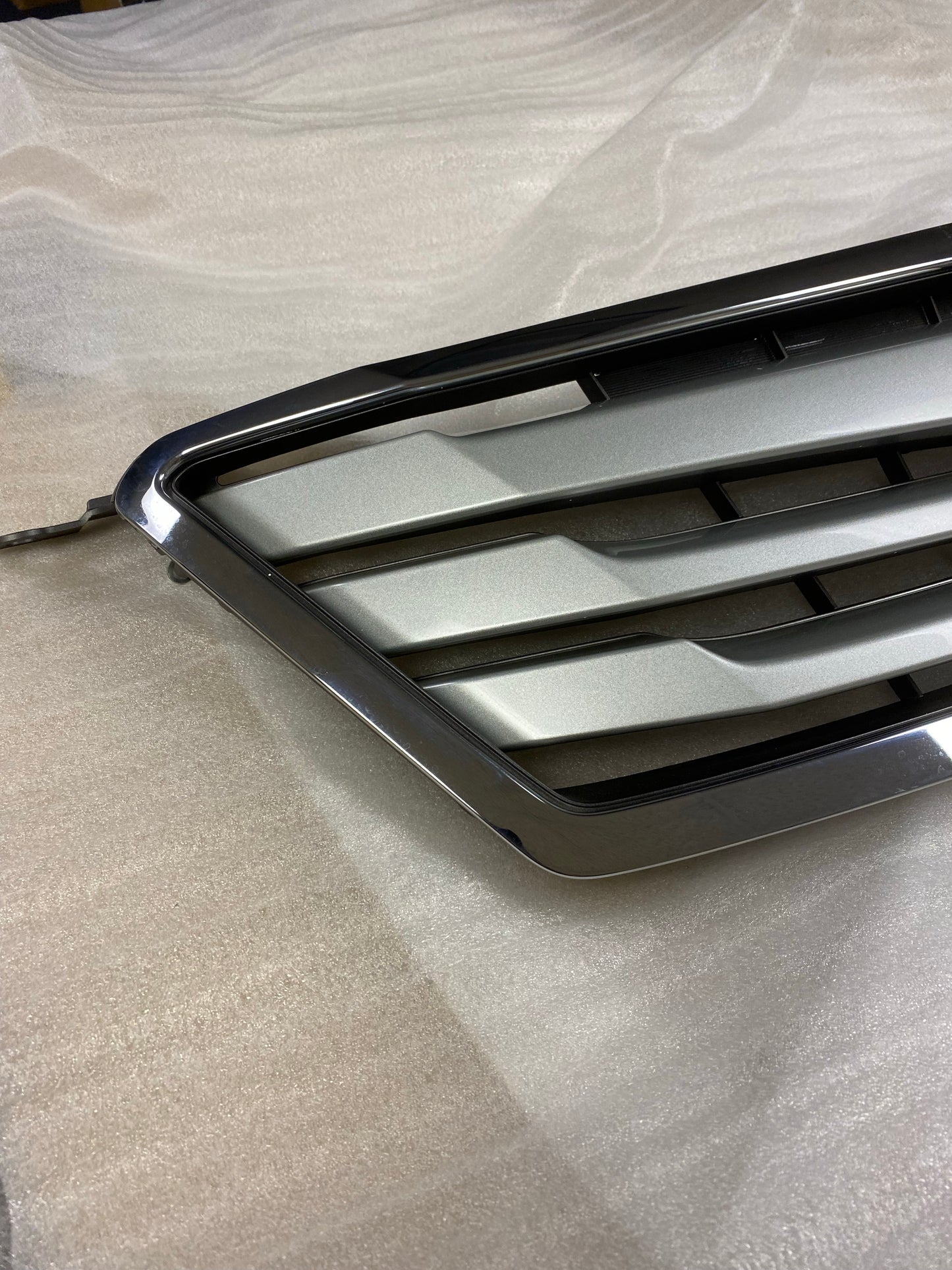 Subaru Legacy Outback MK4 Front Bumper Bonnet Grille Grill 09-14 (2)