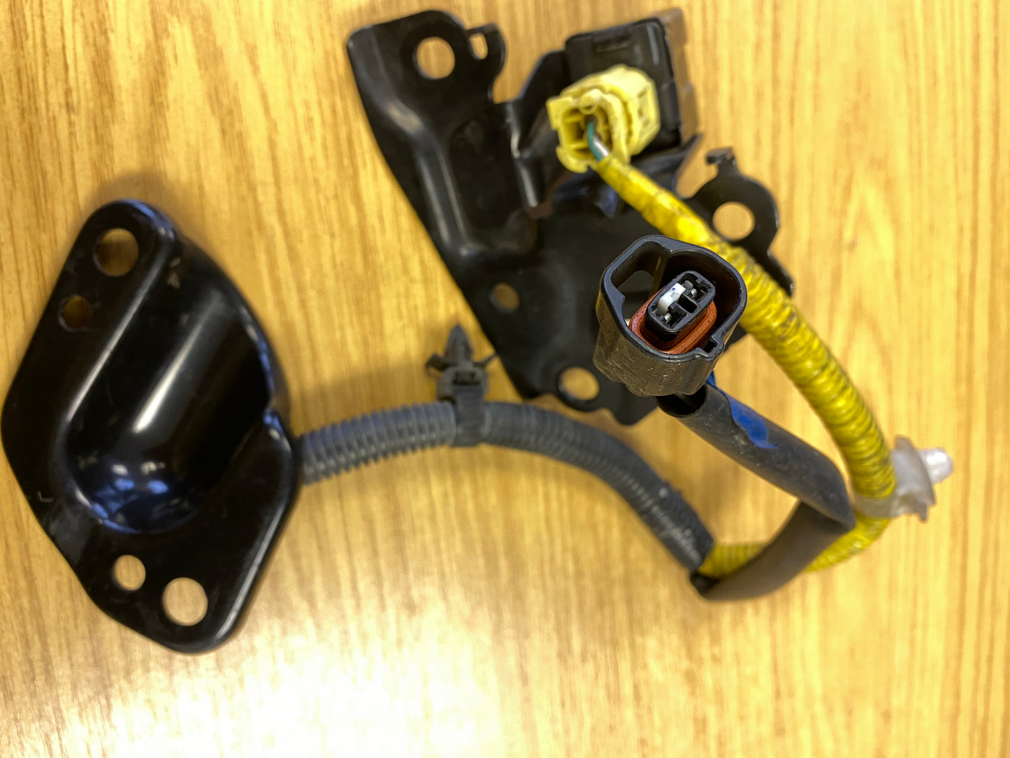 Subaru Impreza STI 8 Blobeye Front Right Airbag Air Bag Sensor Bracket & Wiring
