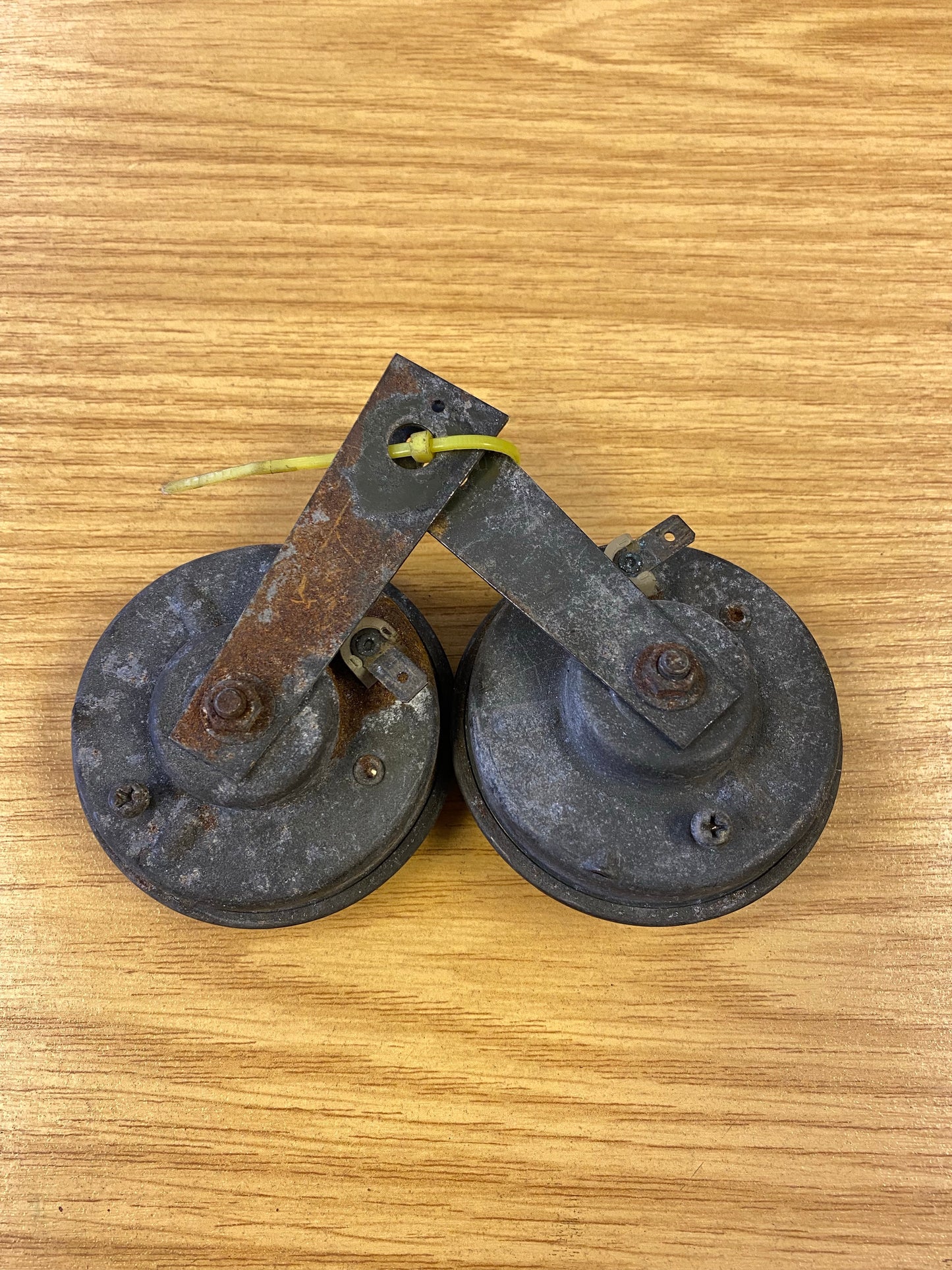 Nissan Skyline GTR R34 BNR34 Dual Twin Horn Horns Assembly 99-02 (3)