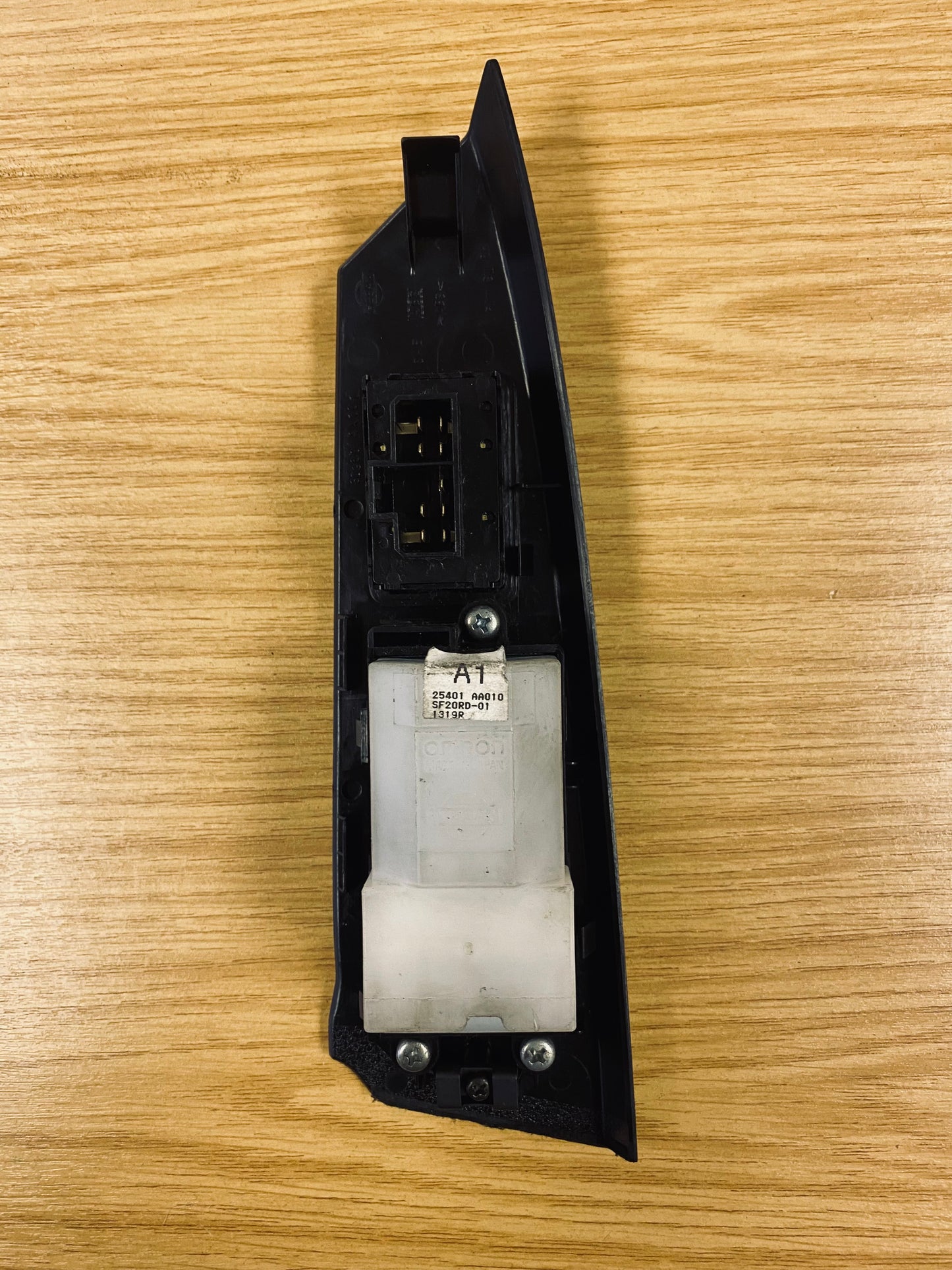 Nissan Skyline GTT GTR R34 Electric Windows & Mirrors Switch Drivers Side (2)