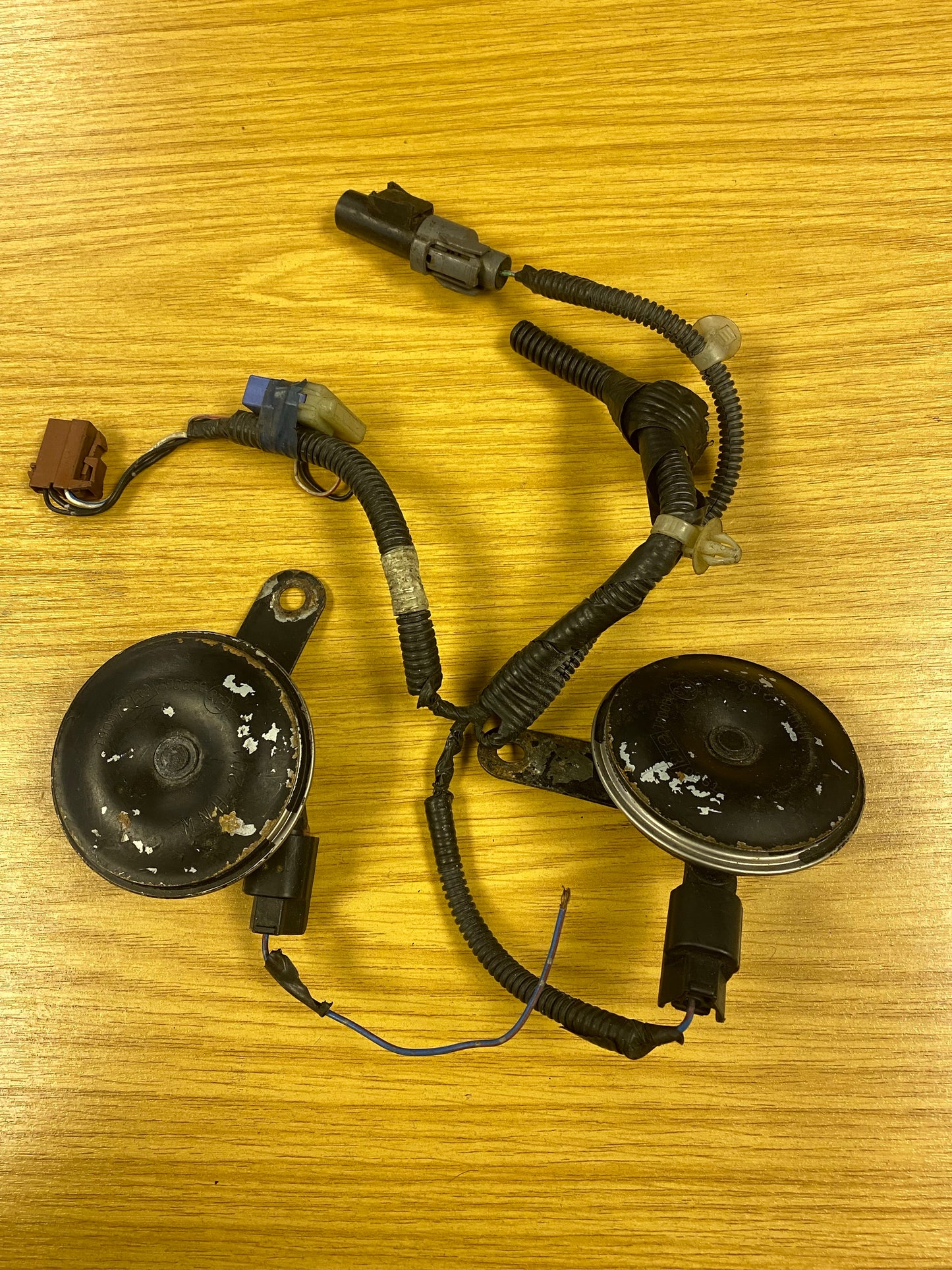 2x OEM Honda Integra Type R DC5 Twin Horn Pair + Outside Temperature Sensor