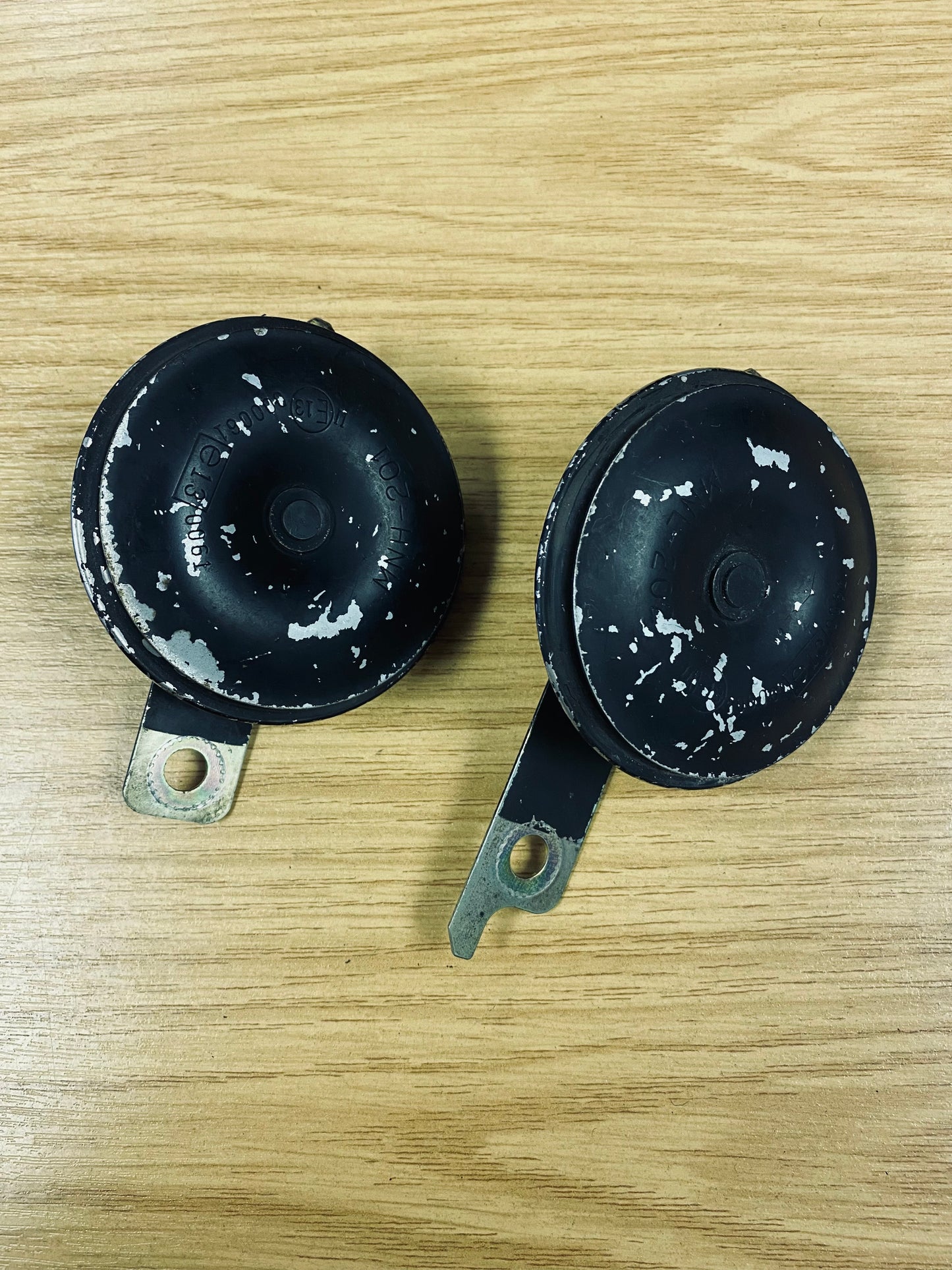 2x Genuine OEM Subaru Impreza WRX STI Ver 7 8 Horns Horn UK STOCK 02-05 (1)