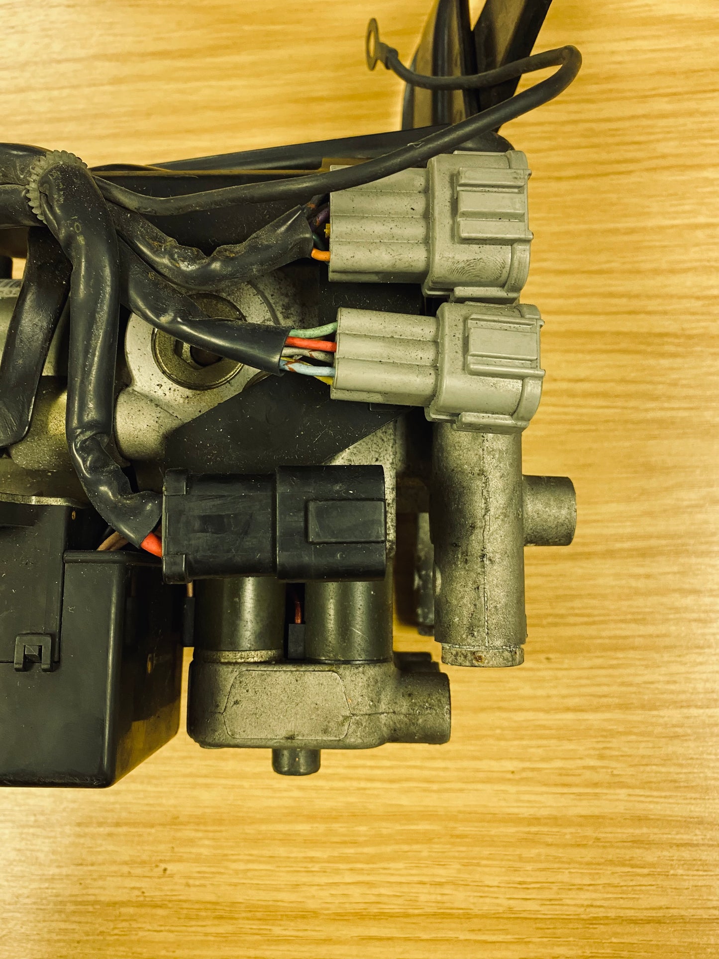 Nissan Skyline GTR R33 BCNR33 ABS Pump Unit Assembly W/ Bracket 95-98