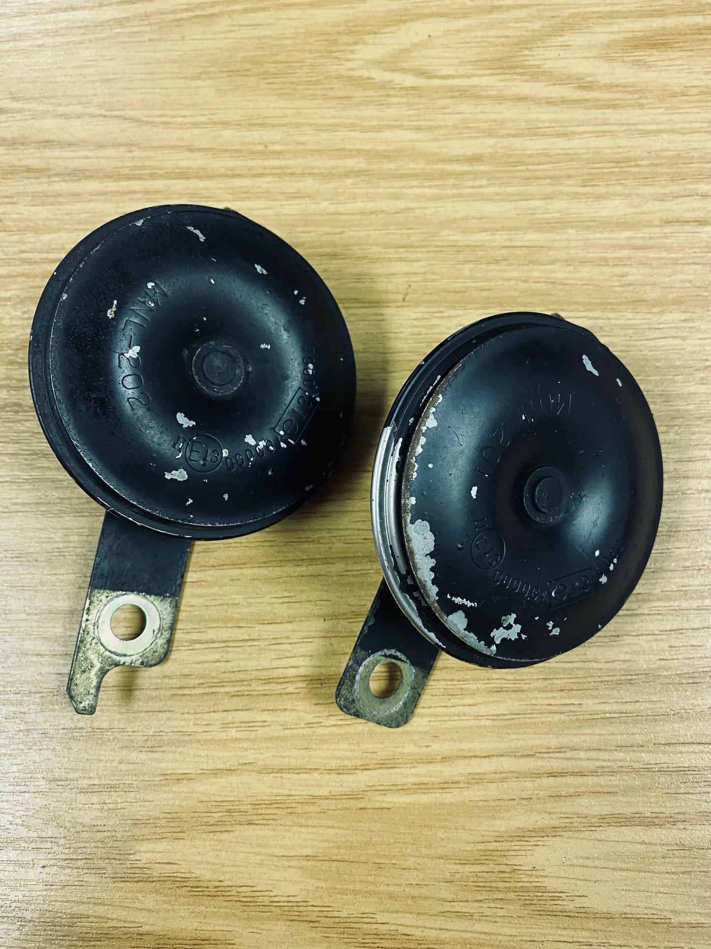 2x Genuine OEM Subaru Impreza WRX STI Ver 7 8 Horns Horn UK STOCK 02-05 (4)