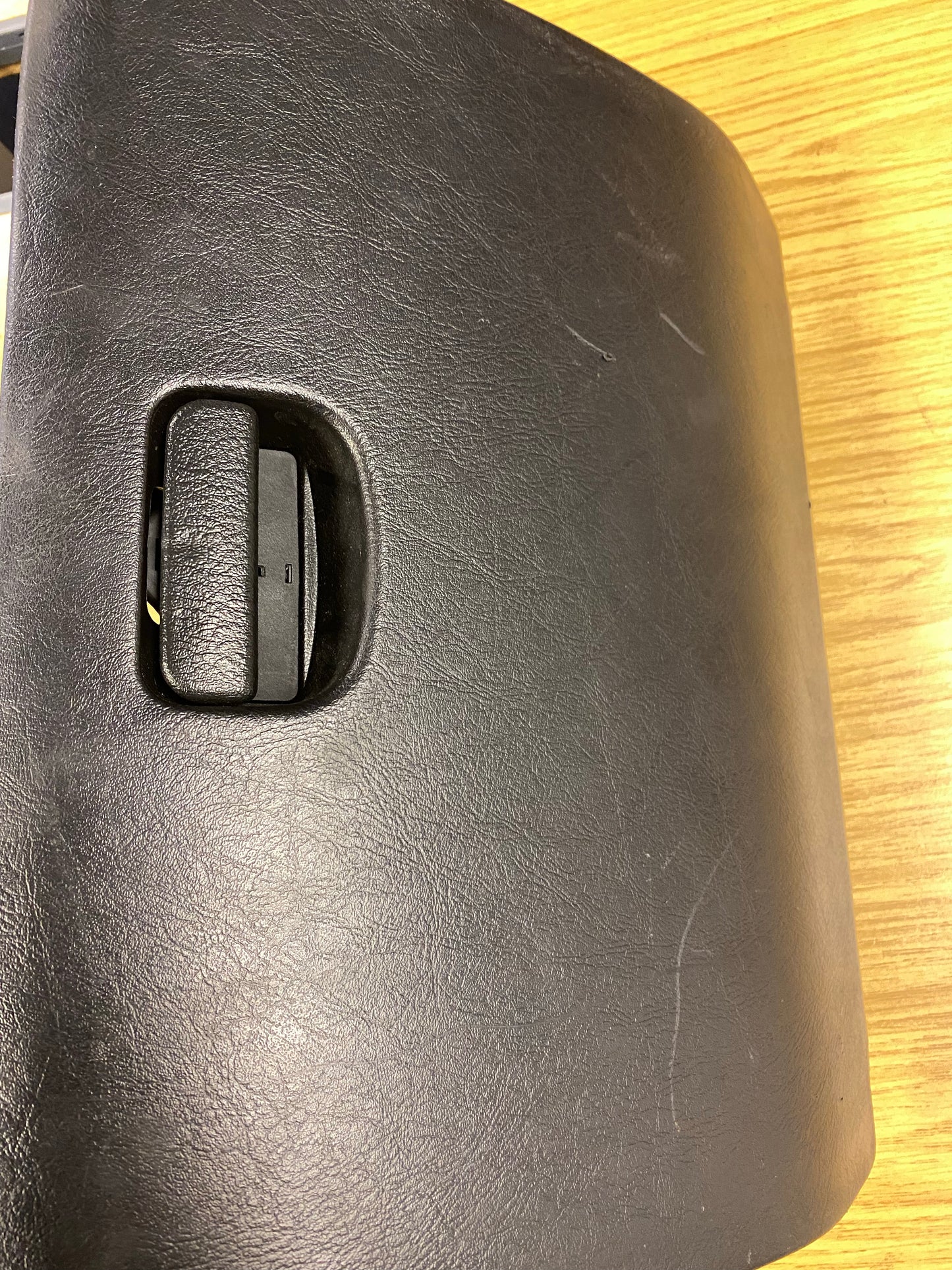 Mitsubishi Evo 4 Evo 5 Evo 6 Glove Box Compartment MR189217 Broken Clip