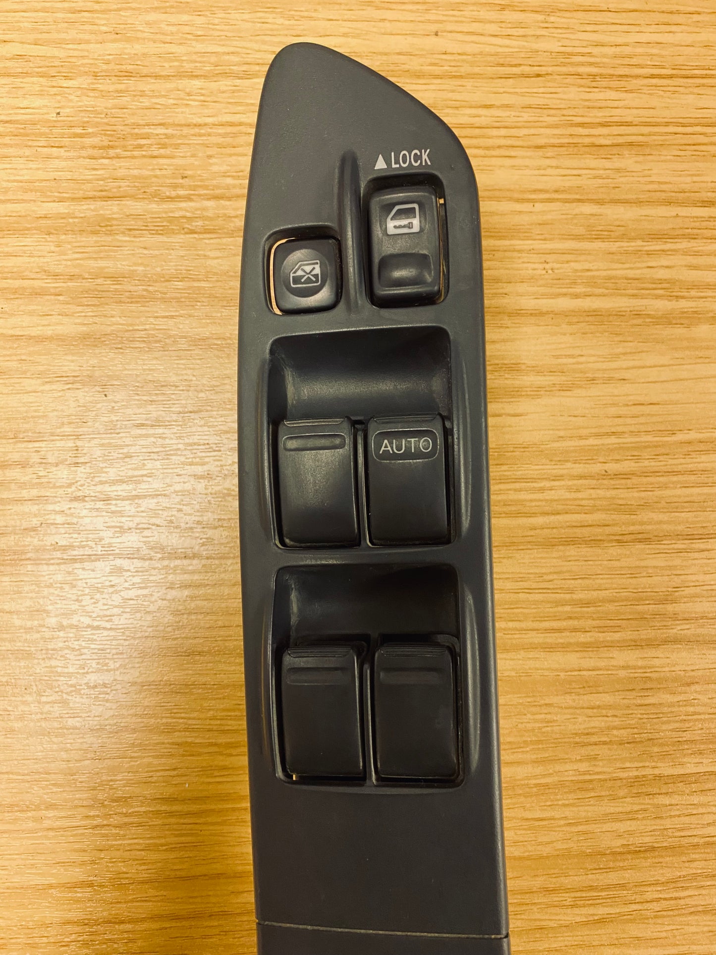 Subaru Impreza STI 8 9 Blobeye Hawkeye Front Right Electric Window Switch 03-07 (1)