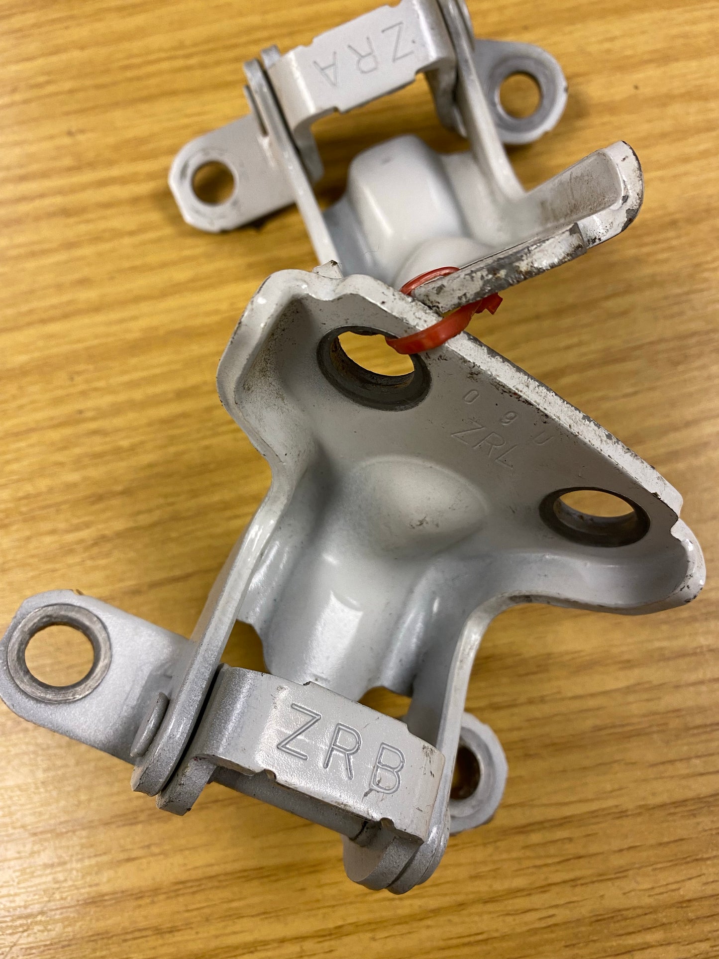 Subaru Forester Rear Left Door Hinge Hinges Pair 10-13 UK Parts