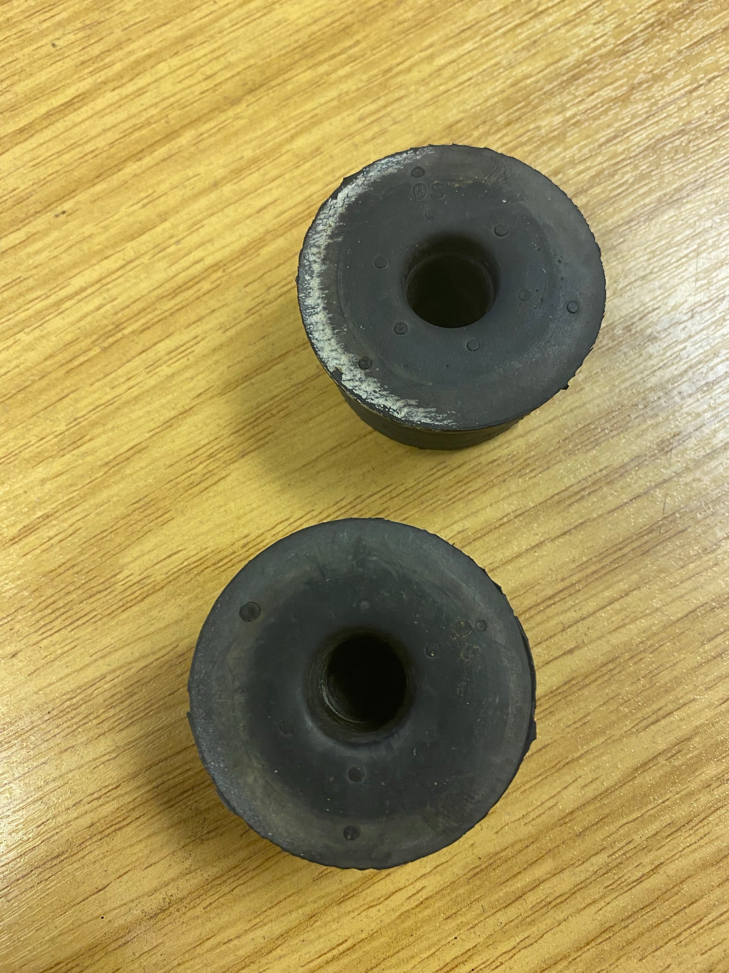 Honda Intergra Type R DC5 Lower Radiator Rubber Mount Pair 02-06 UK JDM