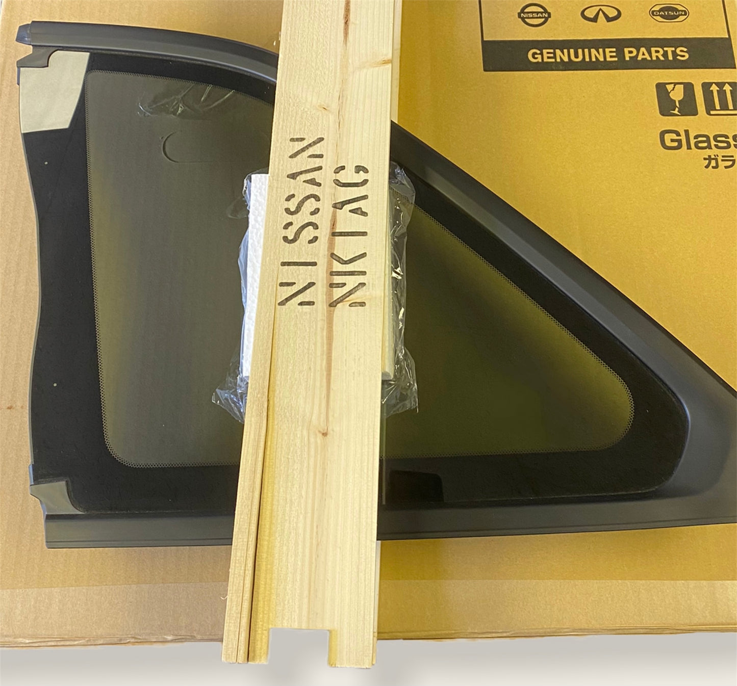 Brand New Genuine Nissan Skyline GTR GTT R34 Rear Left Quarter Window Glass LHS