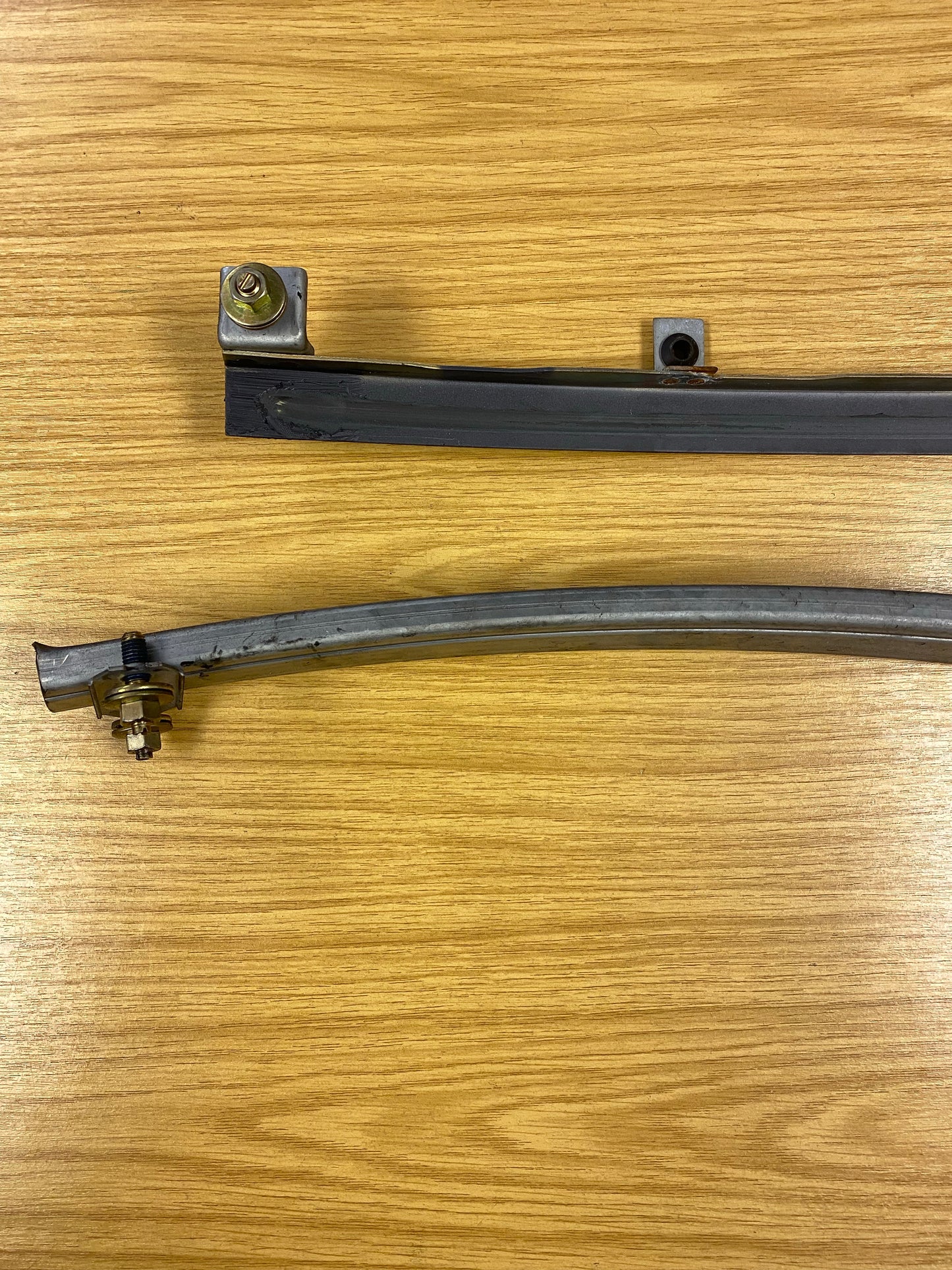 Nissan Skyline GTR GTT GT-T R34 Front Left Door Window Rail Guide Runners