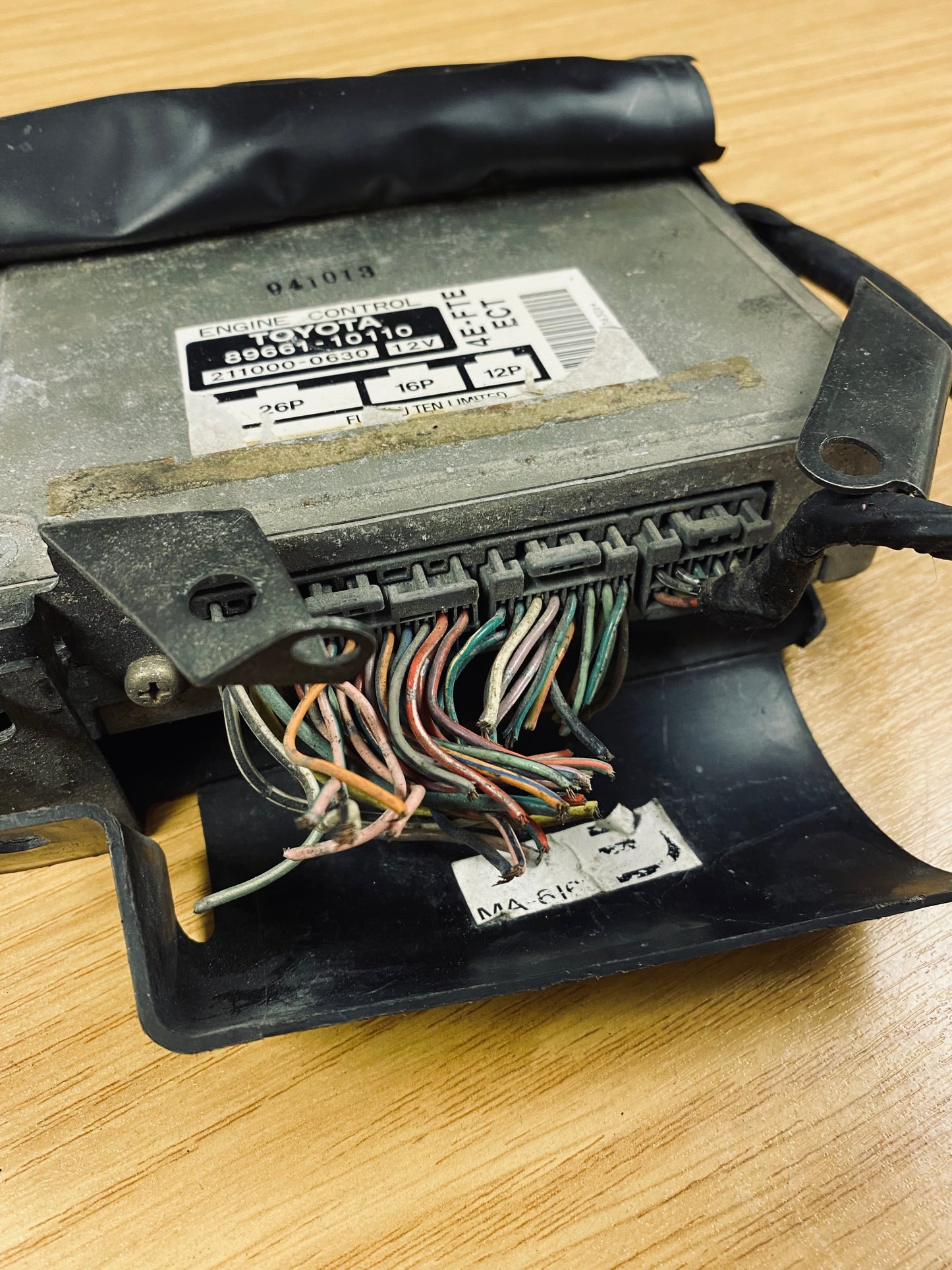 Toyota Starlet 3 Pin EP82 4E-FTE Engine Control Unit Module ECU 89661-10110 (1)