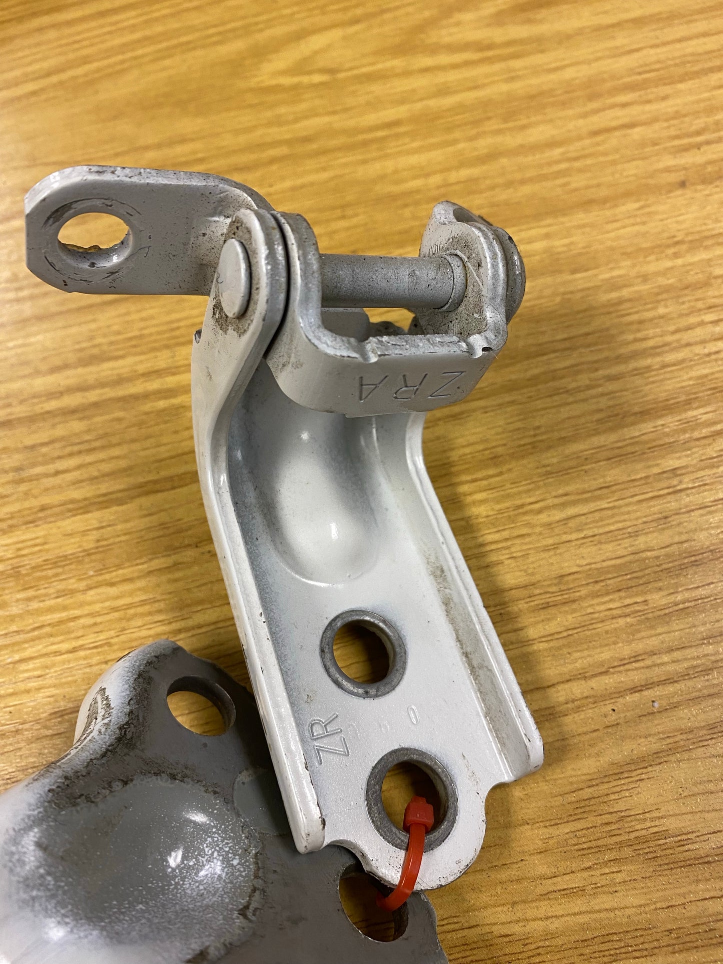 Subaru Forester Rear Left Door Hinge Hinges Pair 10-13 UK Parts