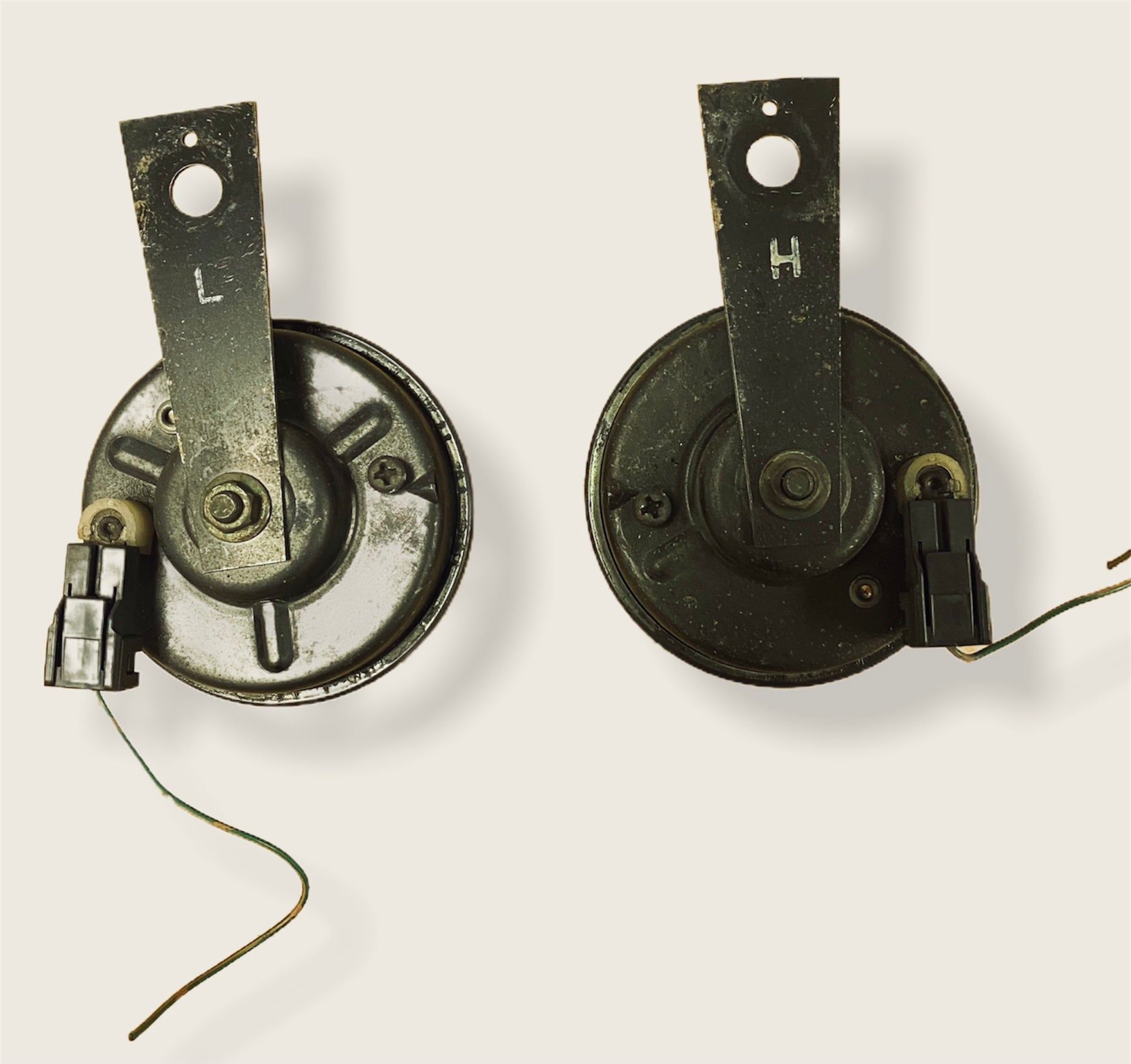 Gt R R34 Horn Nissan Skyline GTR R34 BNR34 Dual Twin Horn Horns Assembly Wires Pair ...