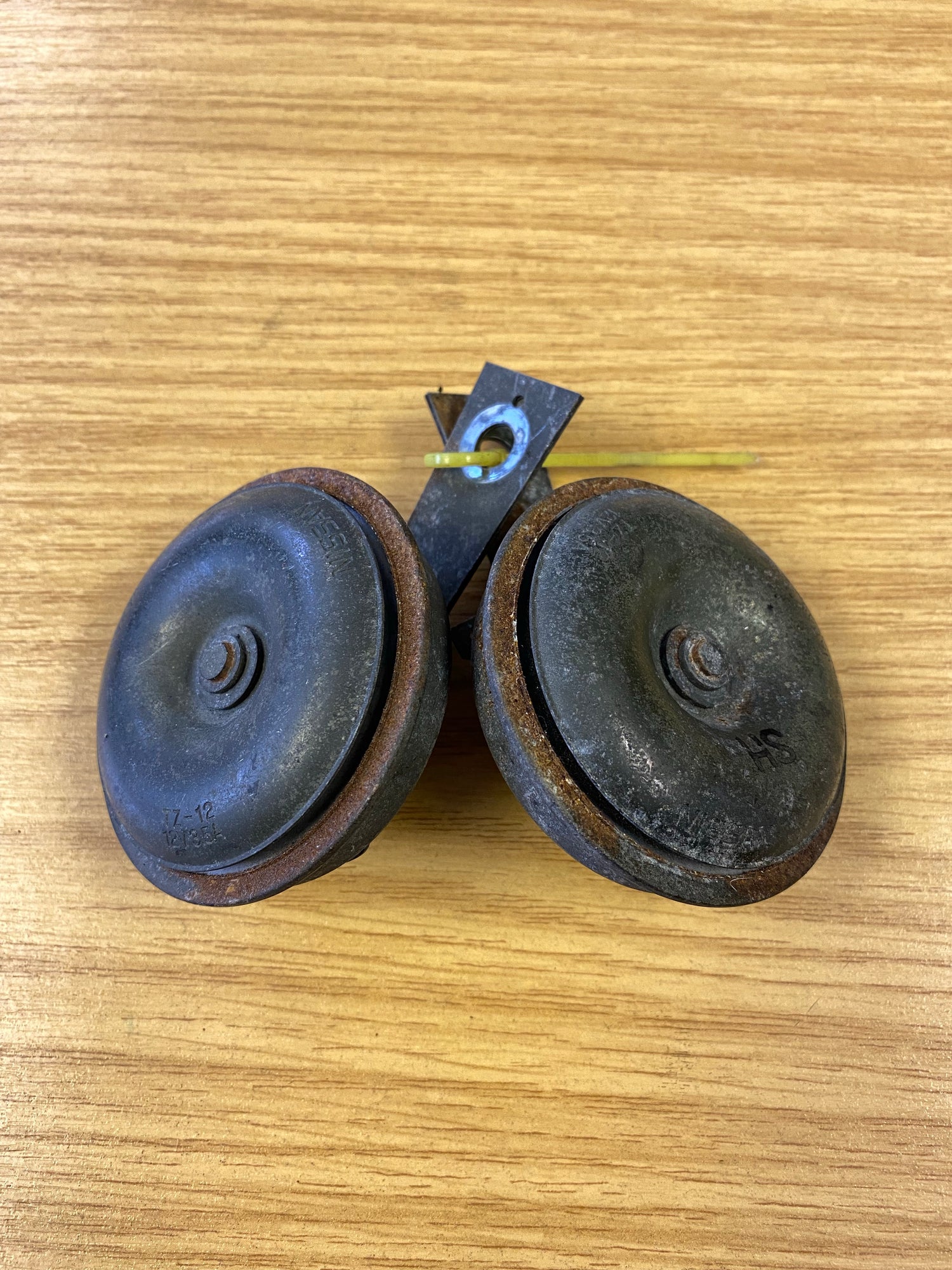Gt R R34 Horn Nissan Skyline GTR R34 BNR34 Dual Twin Horn Horns Assembly 99-02 (3 ...
